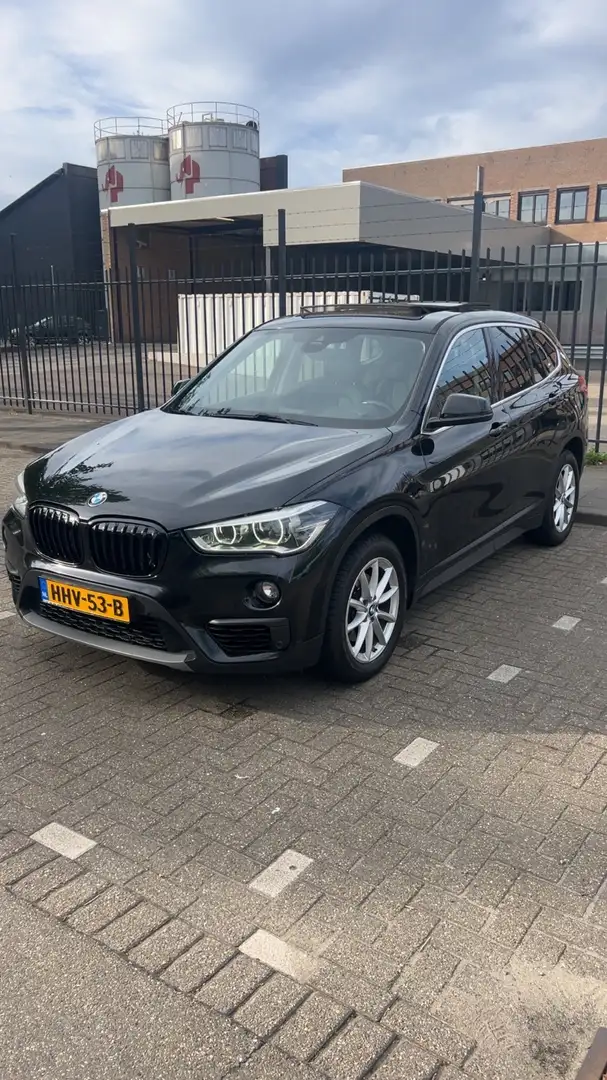 BMW X1 BMW X1 1.5 Sdrive 18I AUT 2016 Zwart Zwart - 1
