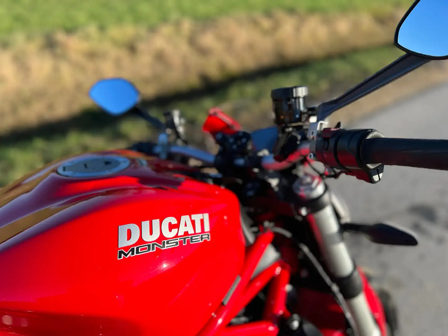 Ducati Monster 1200 Red - 1
