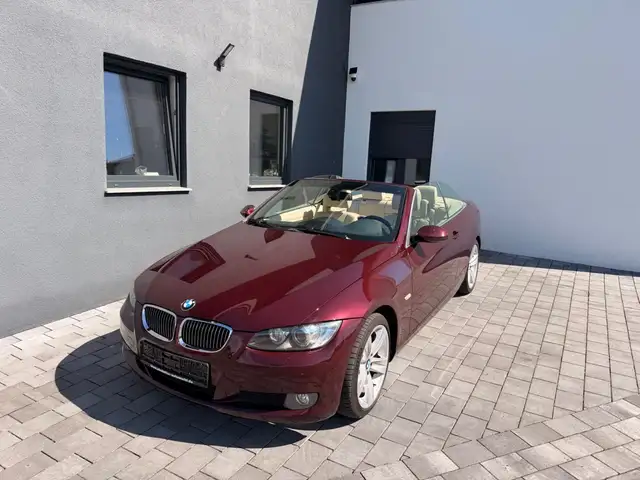 BMW 330 i Cabrio E93 Automatik/Navi/Leder