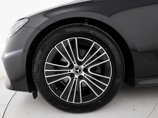 Mercedes-Benz E-Class view 7