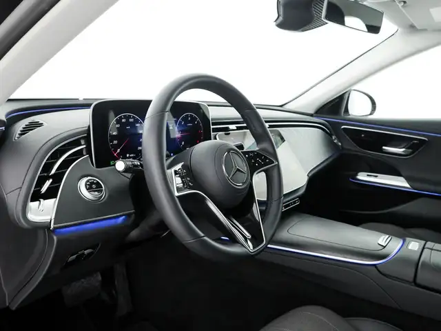 Mercedes-Benz E-Class view 11
