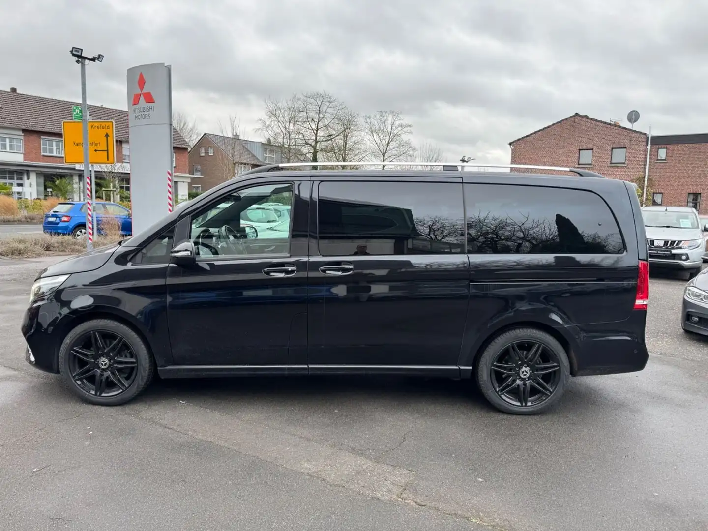 Mercedes-Benz V 220 V 300 d EDITION lang Airmatic/Leder Noir - 2
