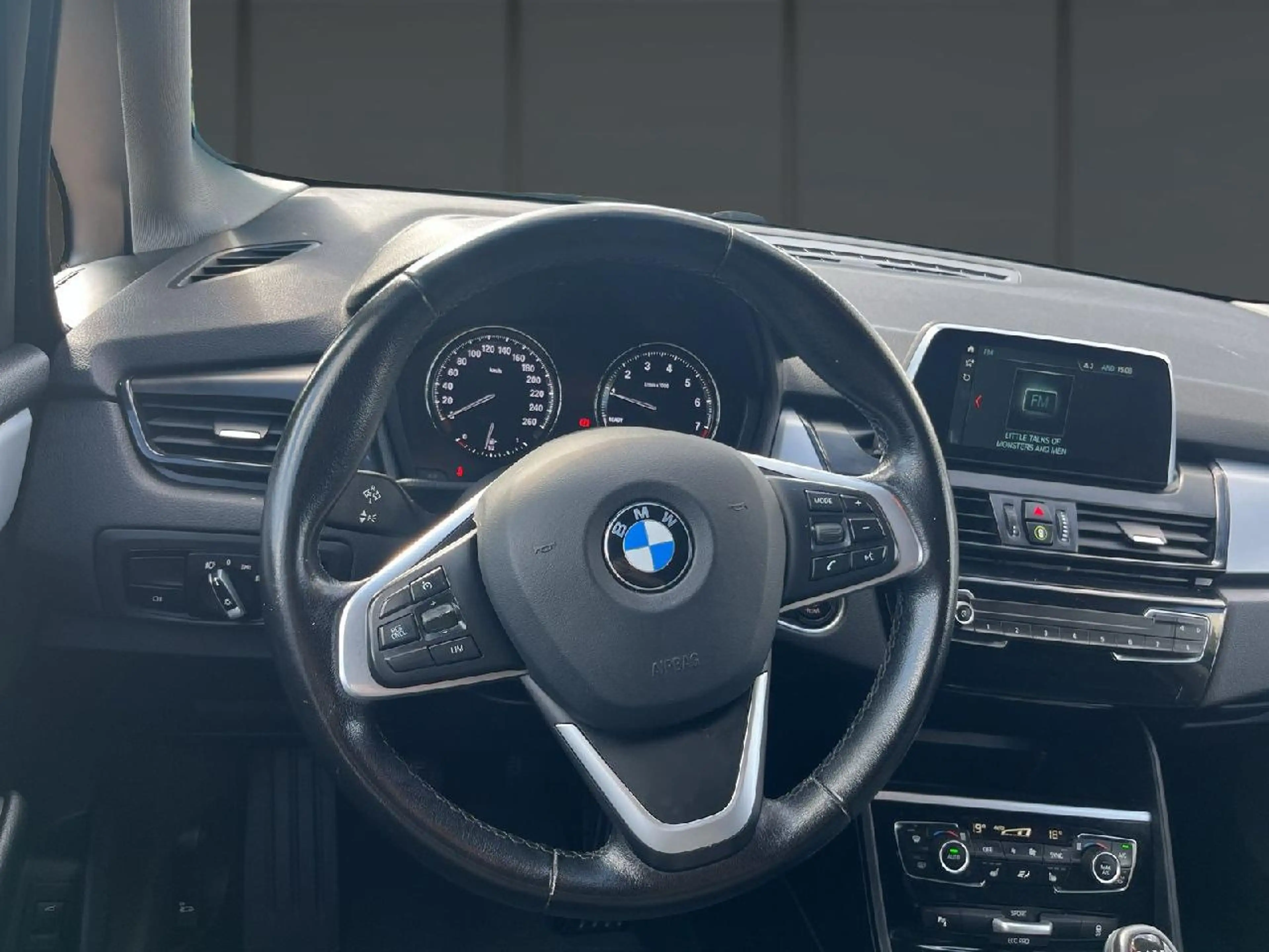 BMW 216 216 i Advantage — photo 9