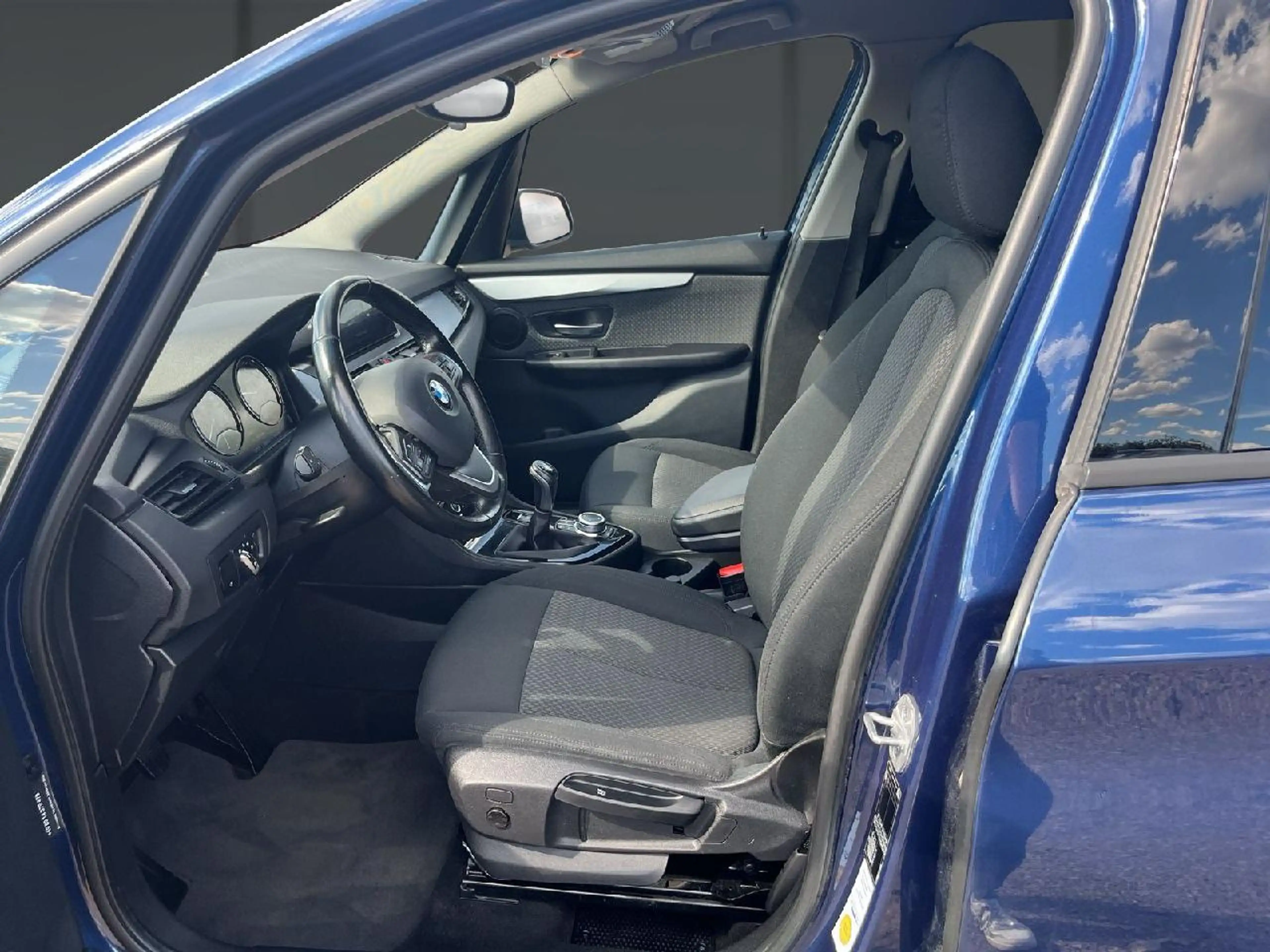 BMW 216 216 i Advantage — photo 12