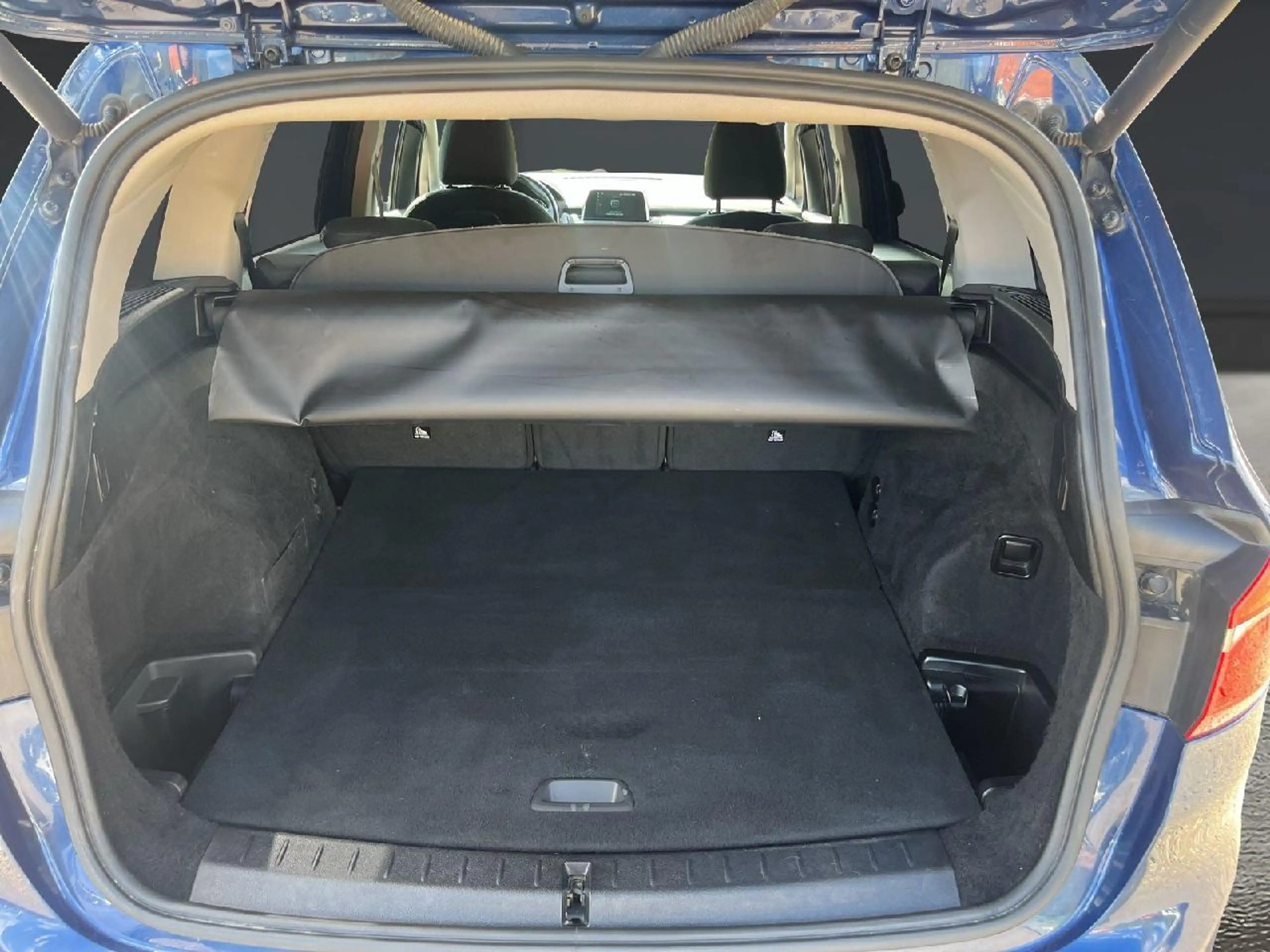 BMW 216 216 i Advantage — photo 10