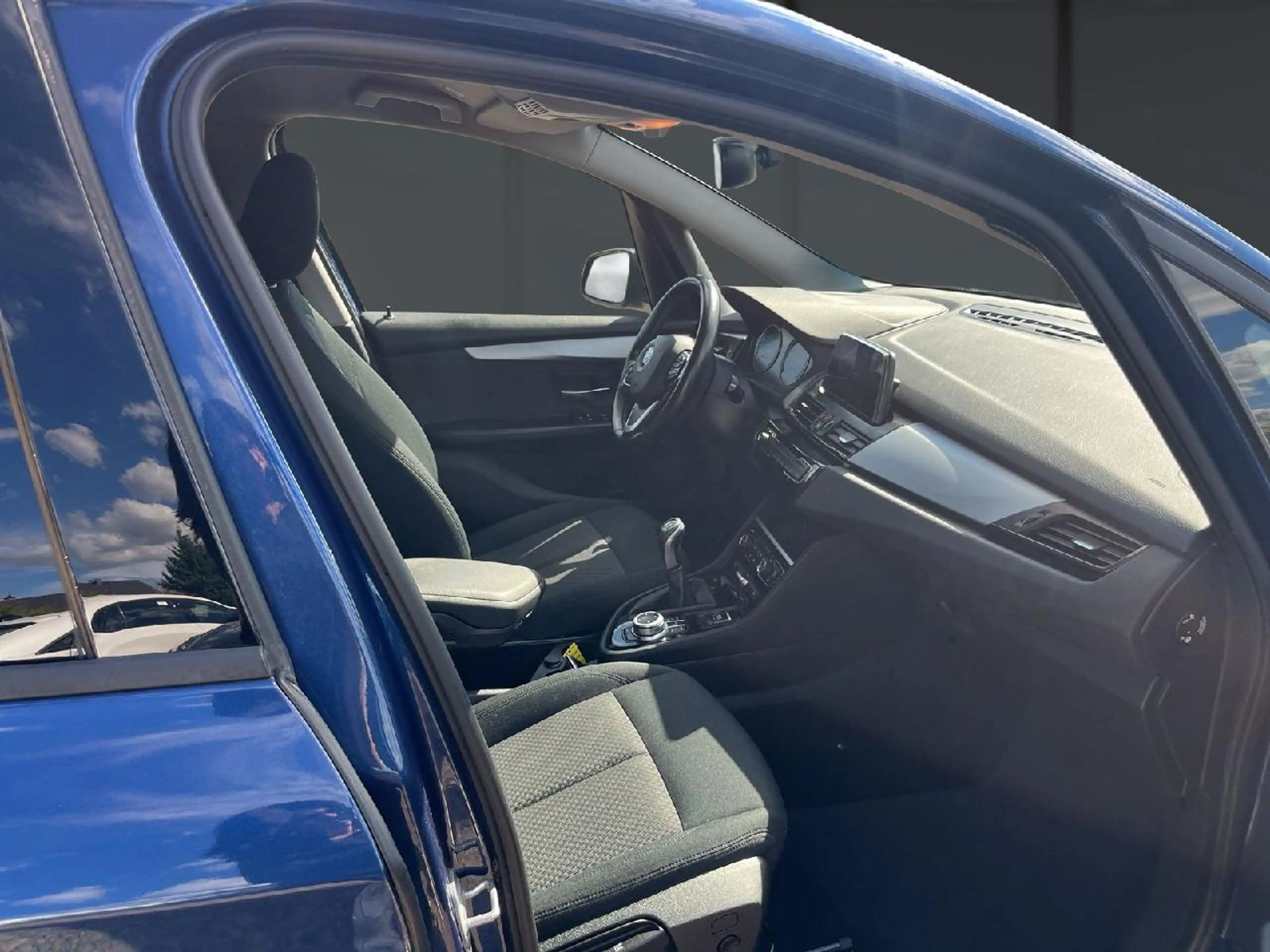 BMW 216 216 i Advantage — photo 6