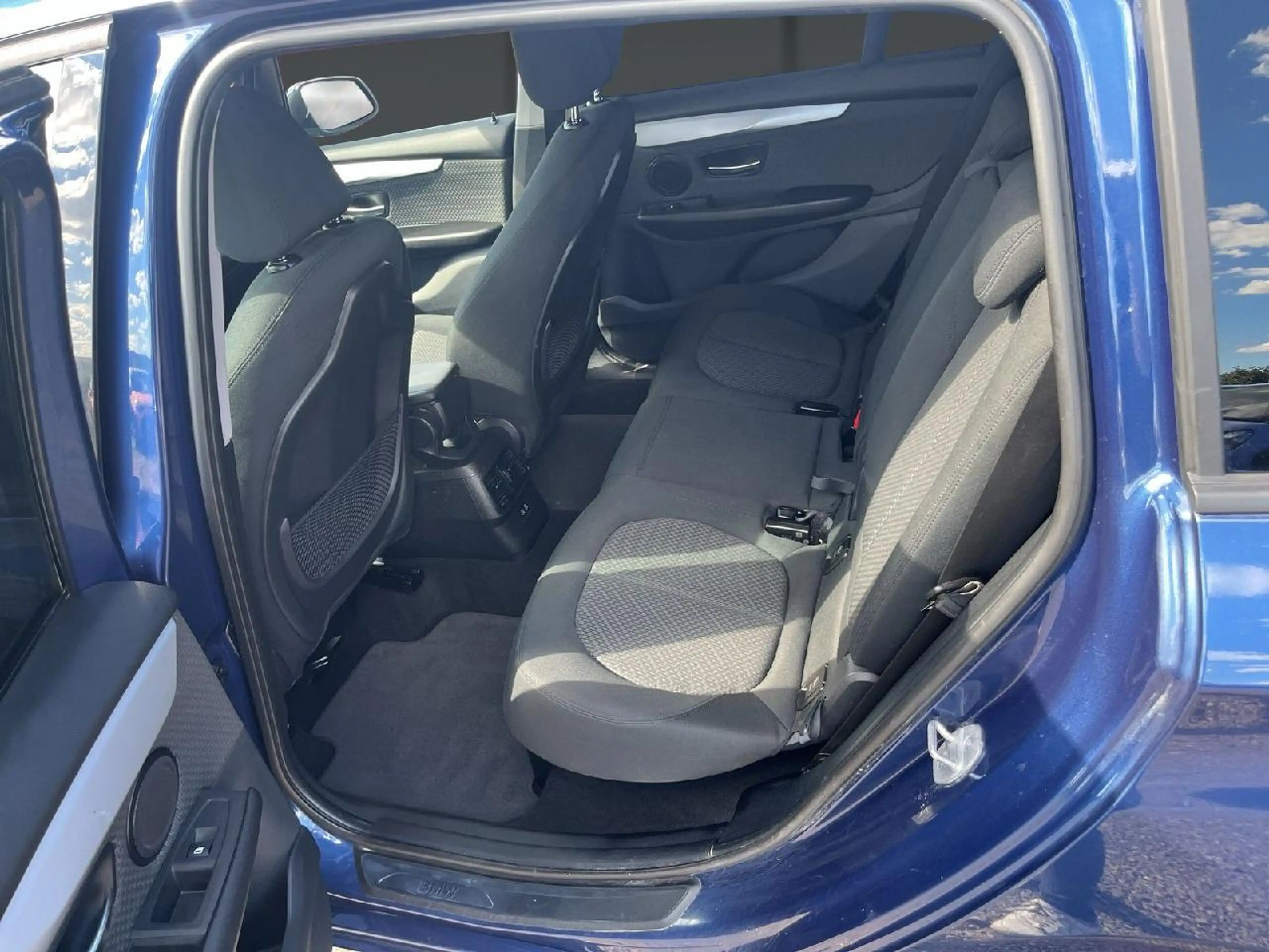 BMW 216 216 i Advantage — photo 11