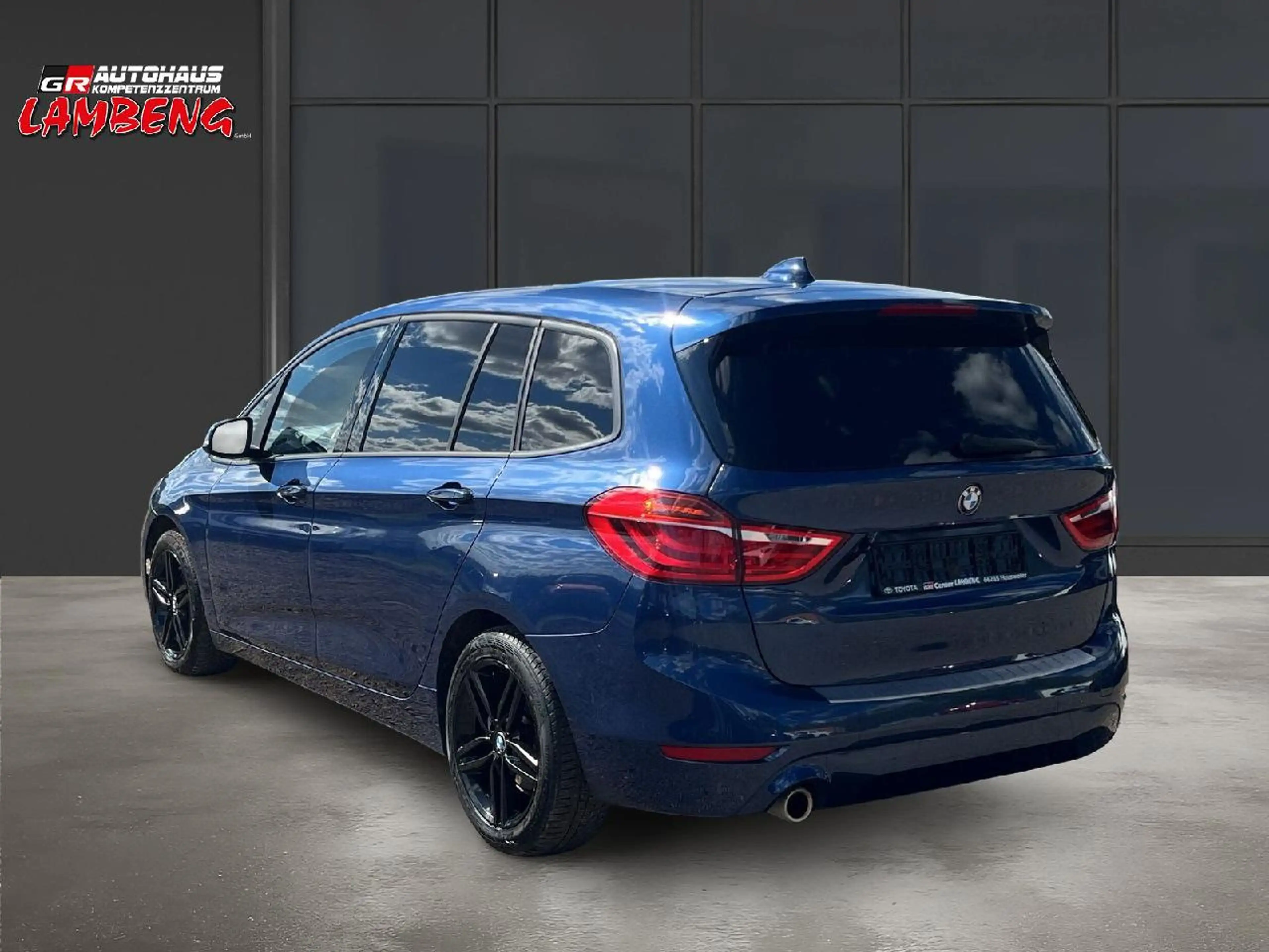 BMW 216 216 i Advantage — photo 2
