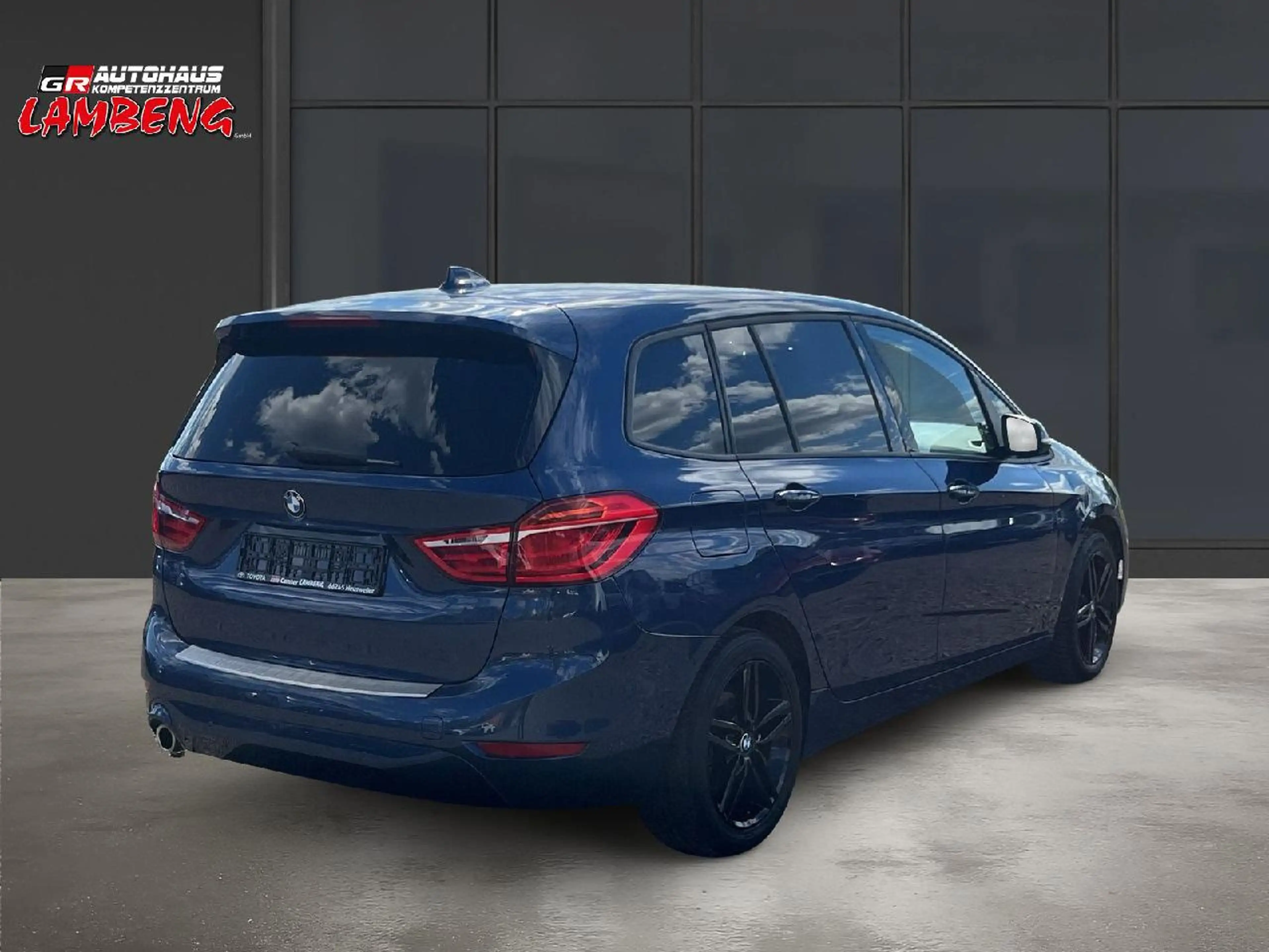 BMW 216 216 i Advantage — photo 13