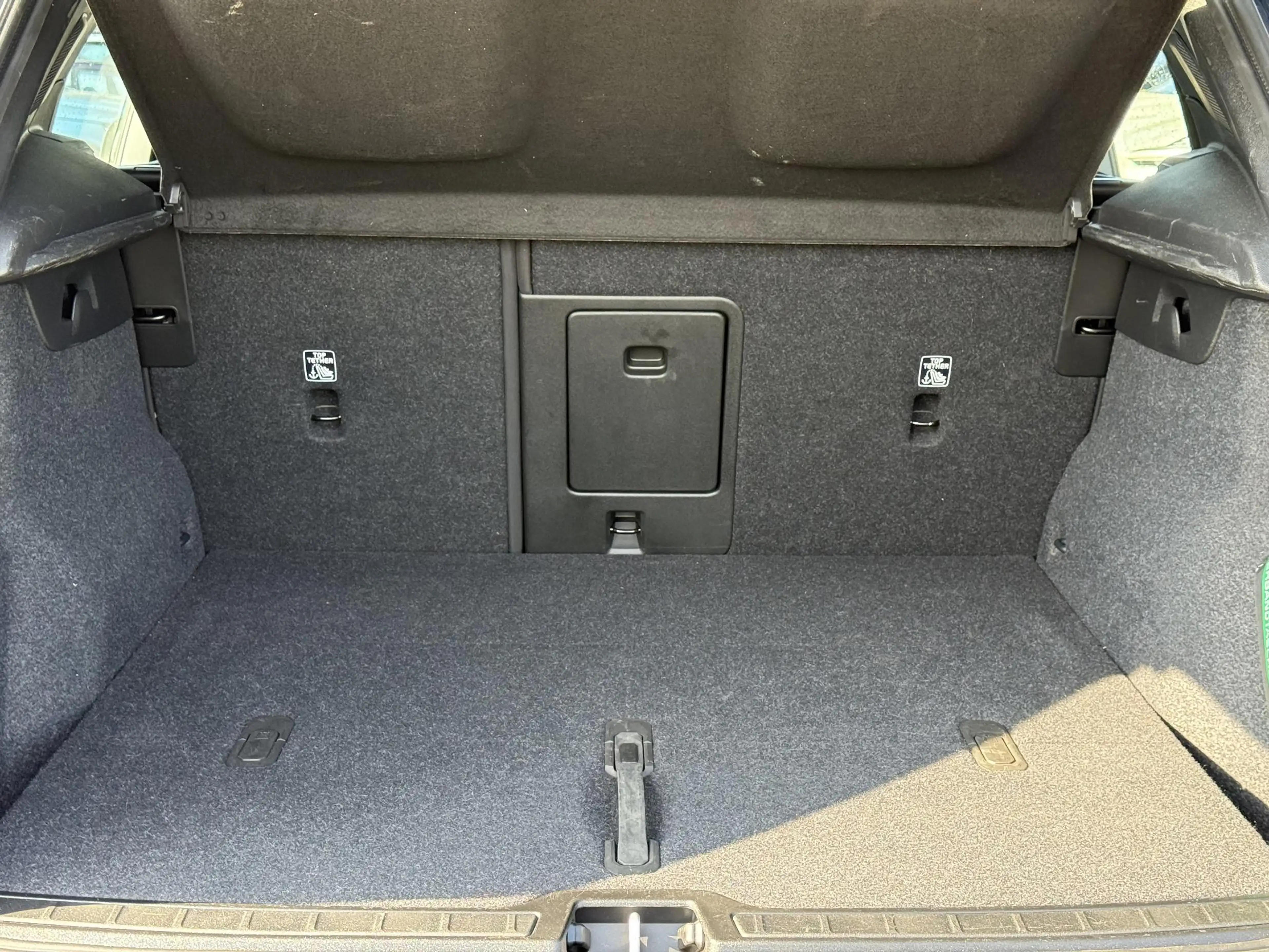 Volvo EX40 Single Motor Extended Range Plus 82 kWh — photo 7