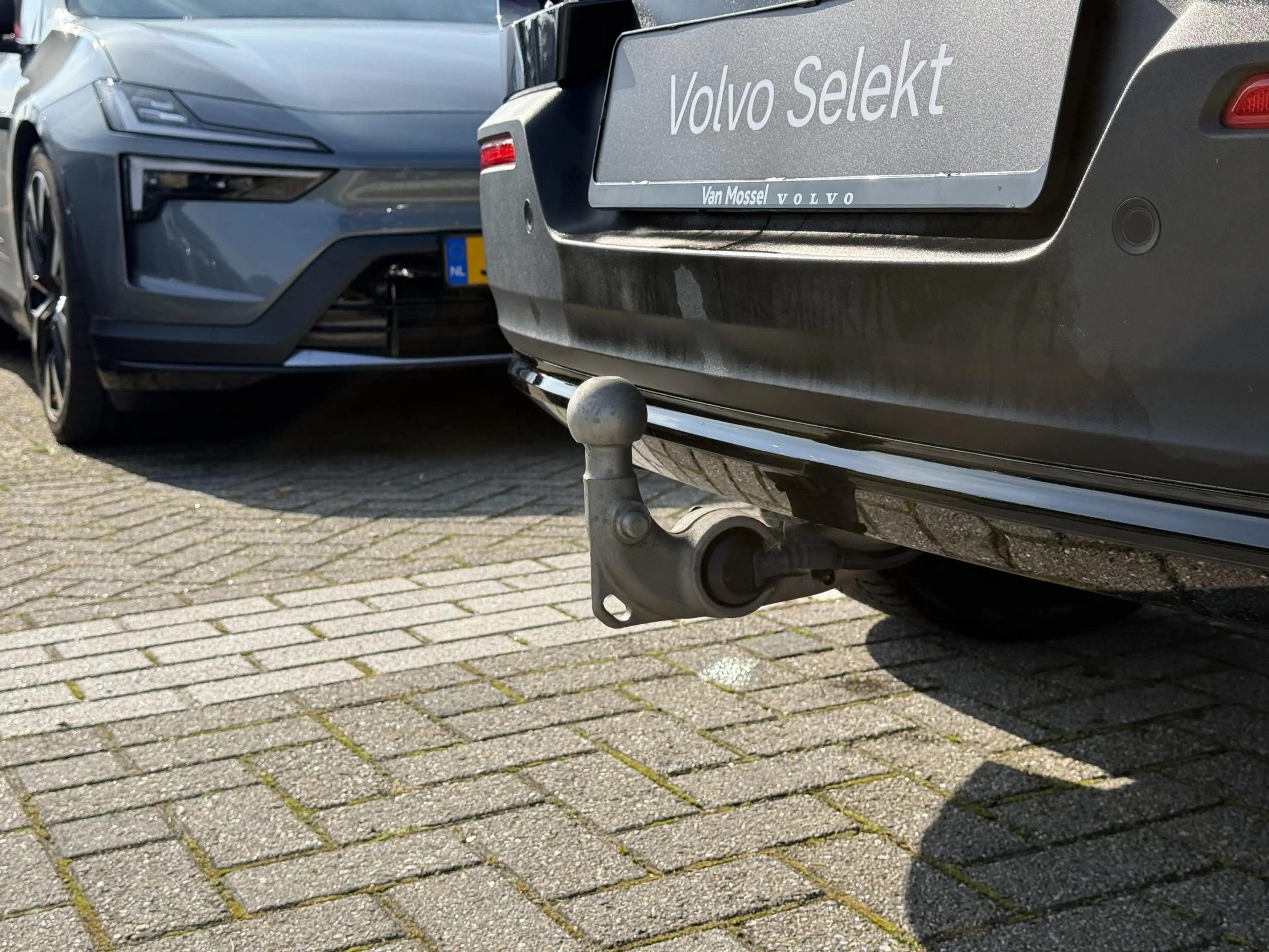 Volvo EX40 Single Motor Extended Range Plus 82 kWh — photo 3