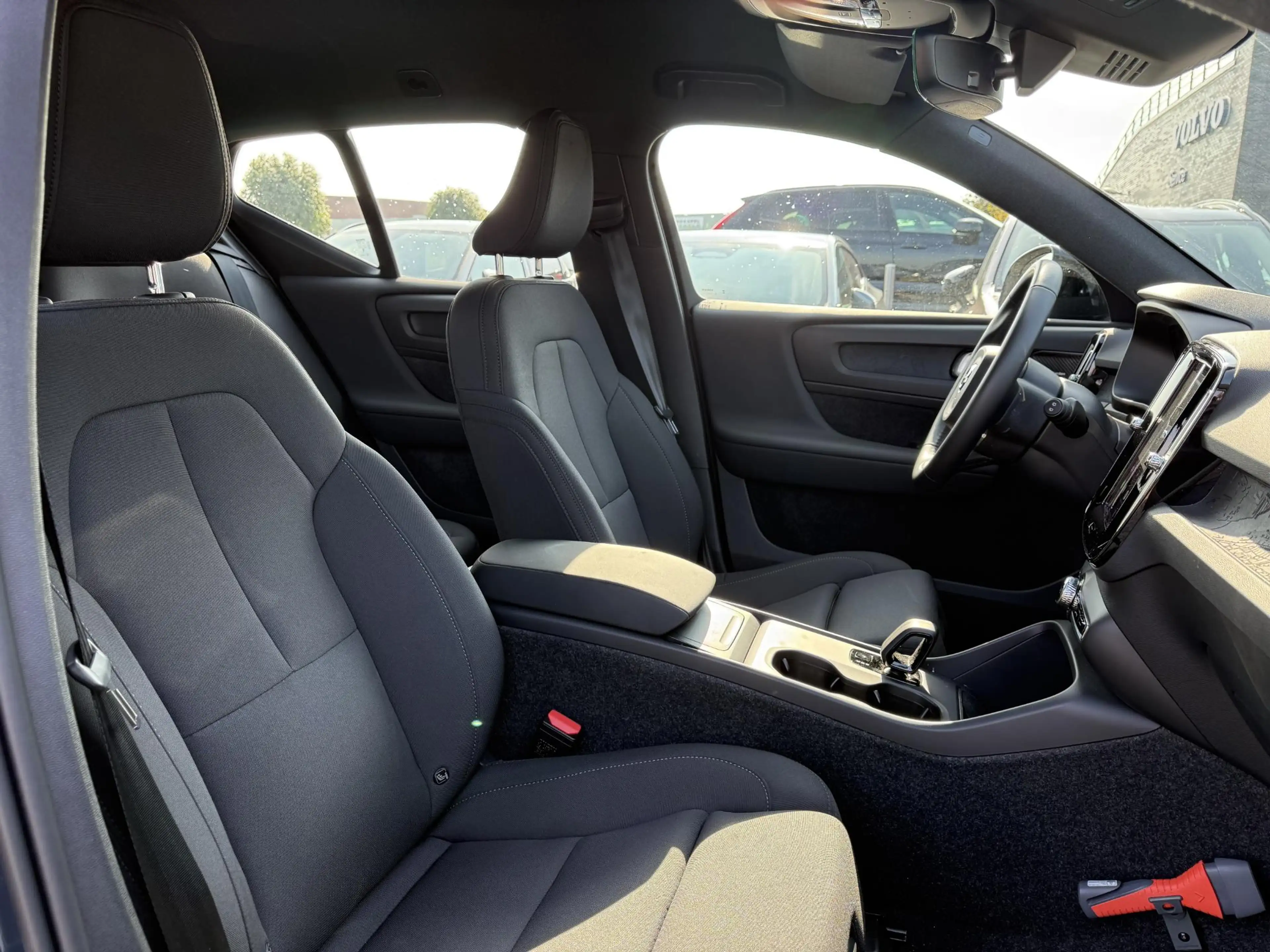 Volvo EX40 Single Motor Extended Range Plus 82 kWh — photo 13