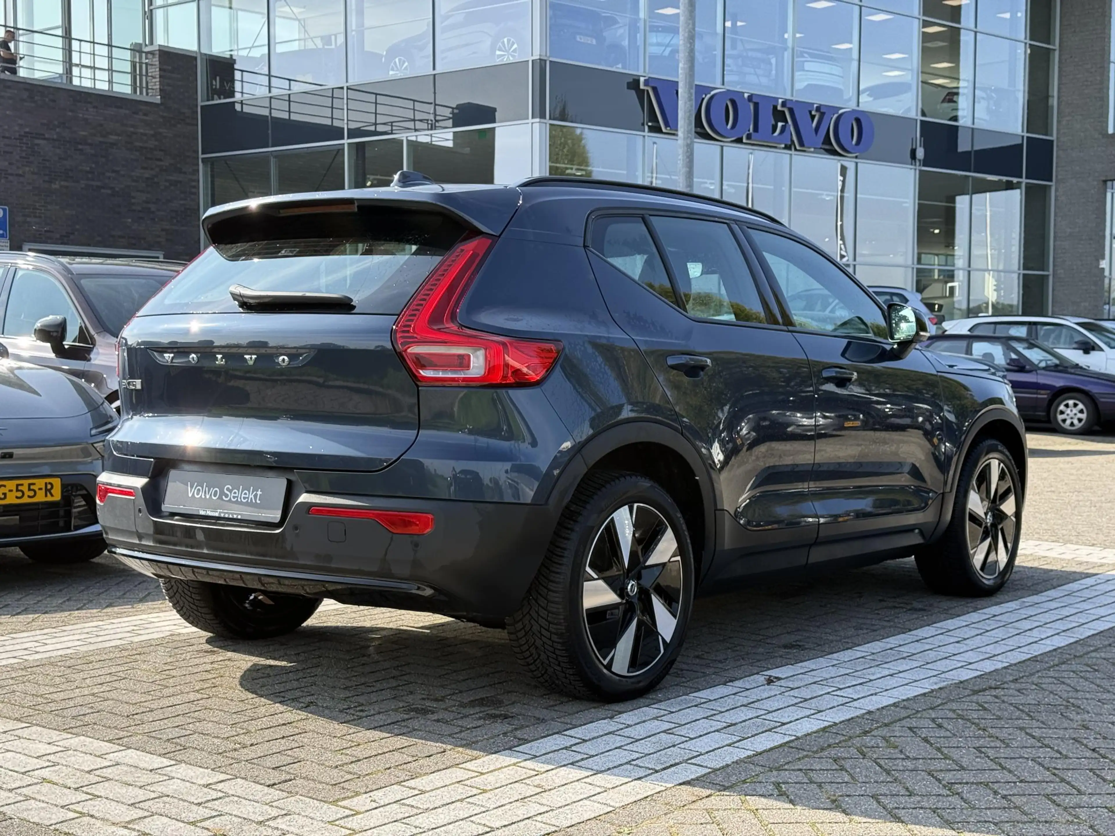 Volvo EX40 Single Motor Extended Range Plus 82 kWh — photo 5