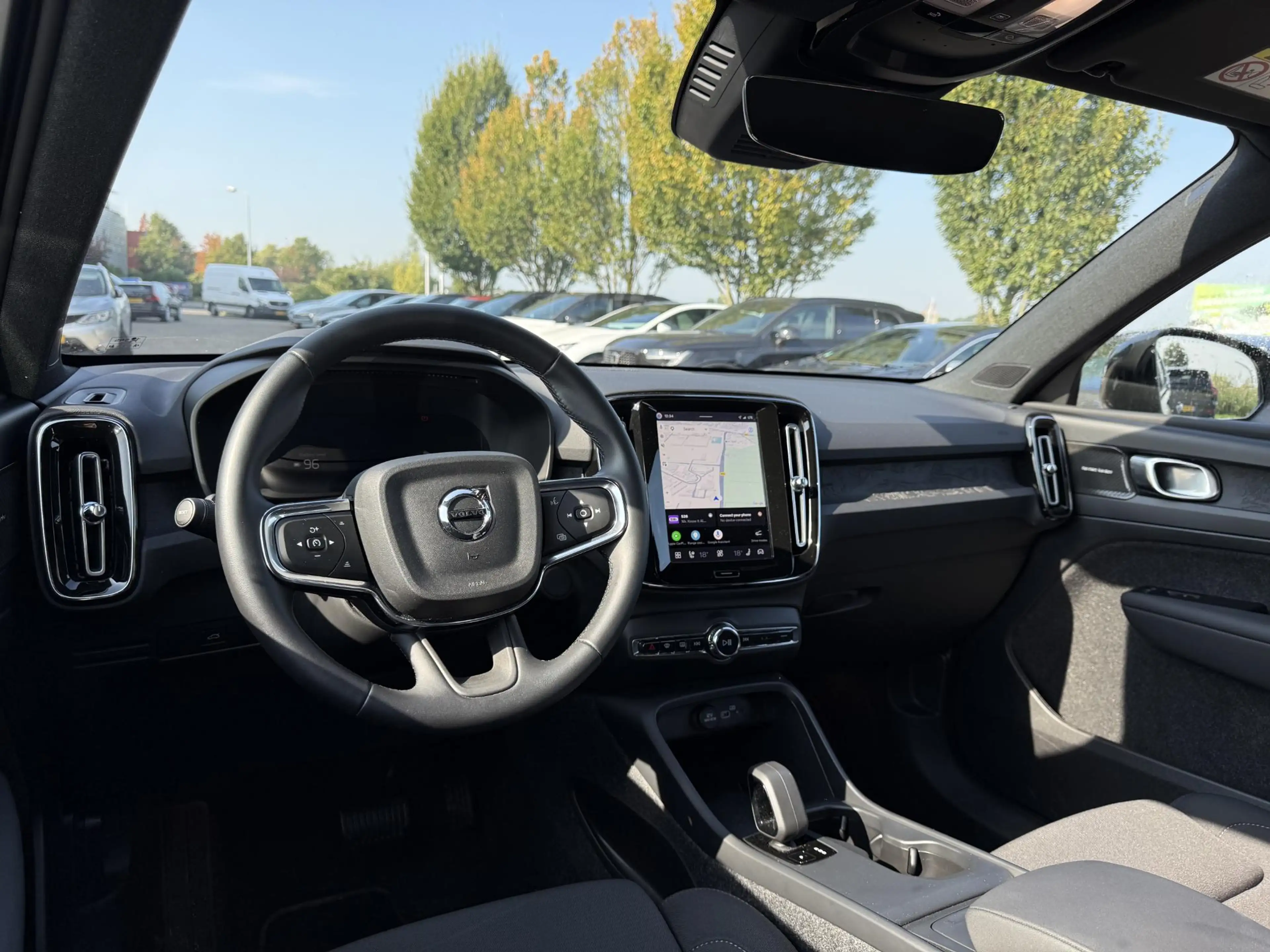 Volvo EX40 Single Motor Extended Range Plus 82 kWh — photo 2