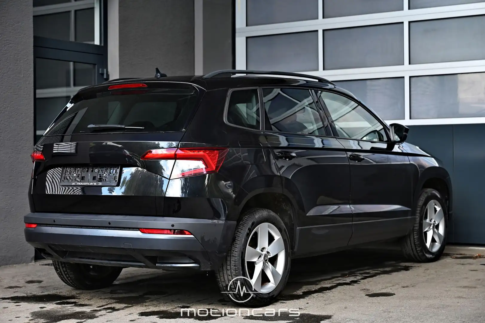 Skoda Karoq 1.5 TSI ACT Ambition Pickerl NEU Schwarz - 2