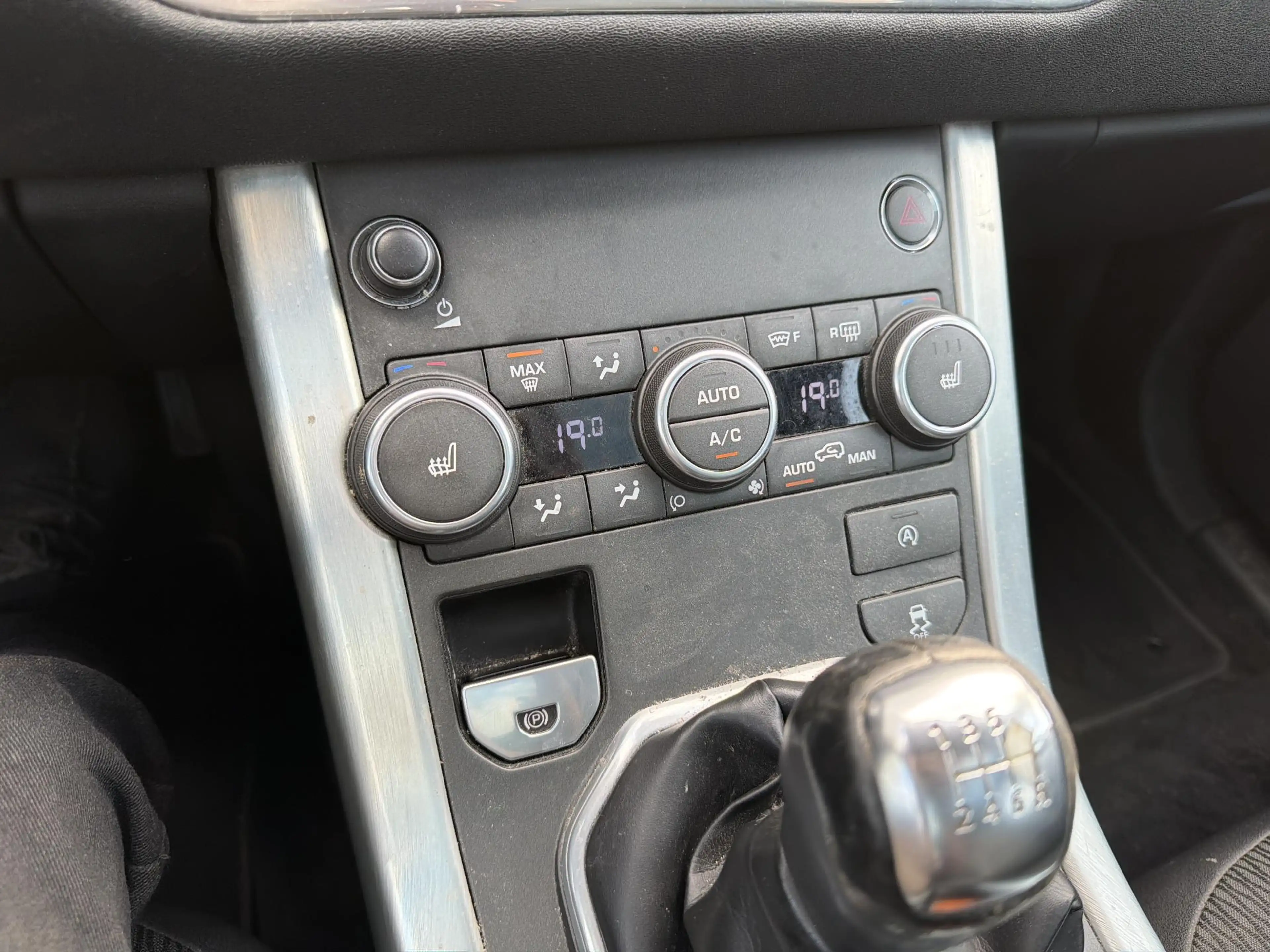 Land Rover Range Rover Evoque 2.0 eD4 SE | Pano | Cruise | Climate | Trekhaak | — photo 15