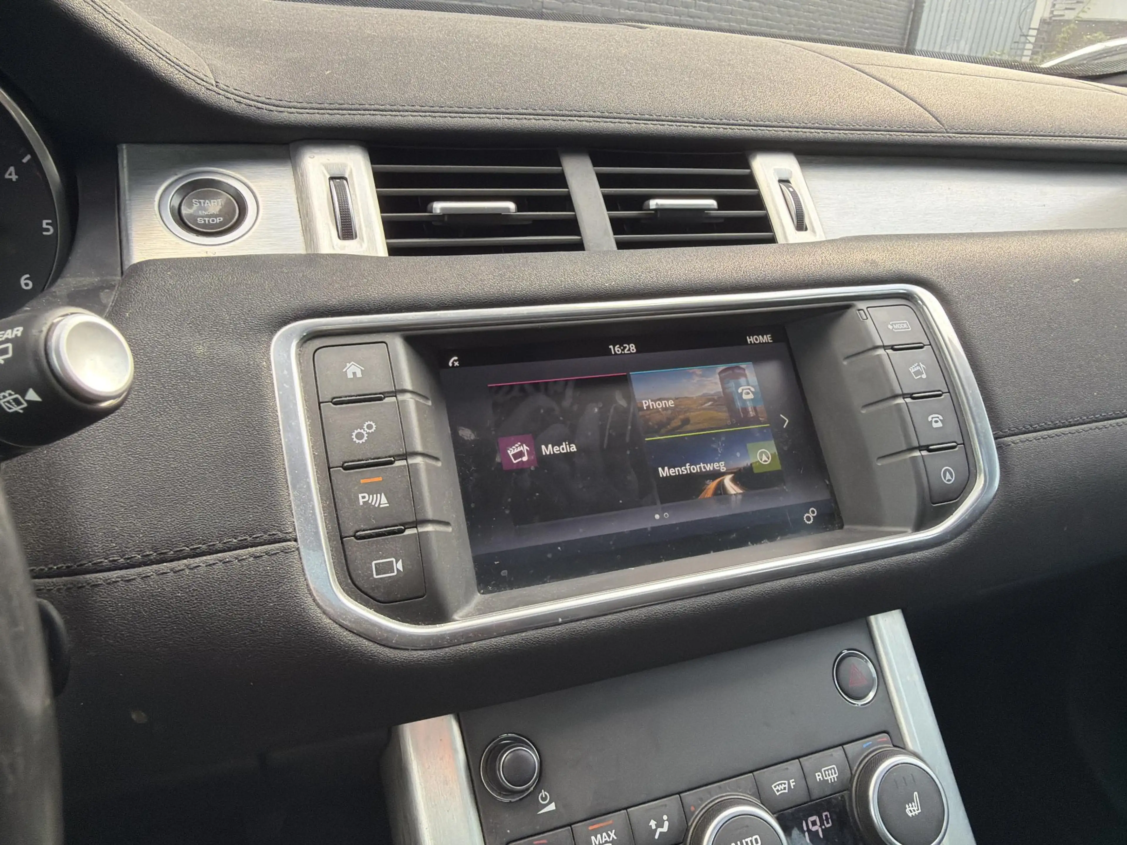Land Rover Range Rover Evoque 2.0 eD4 SE | Pano | Cruise | Climate | Trekhaak | — photo 13