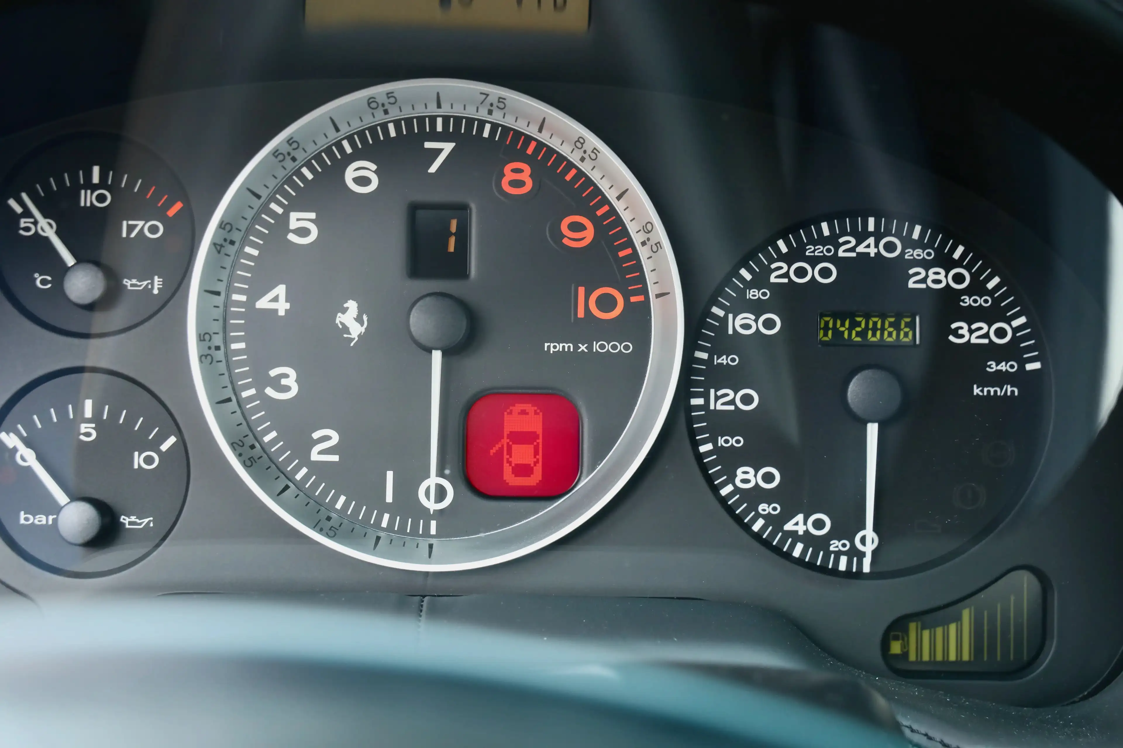 Ferrari 575 575M Maranello F1 "Daytona seats" Low mileage of 4 — photo 8