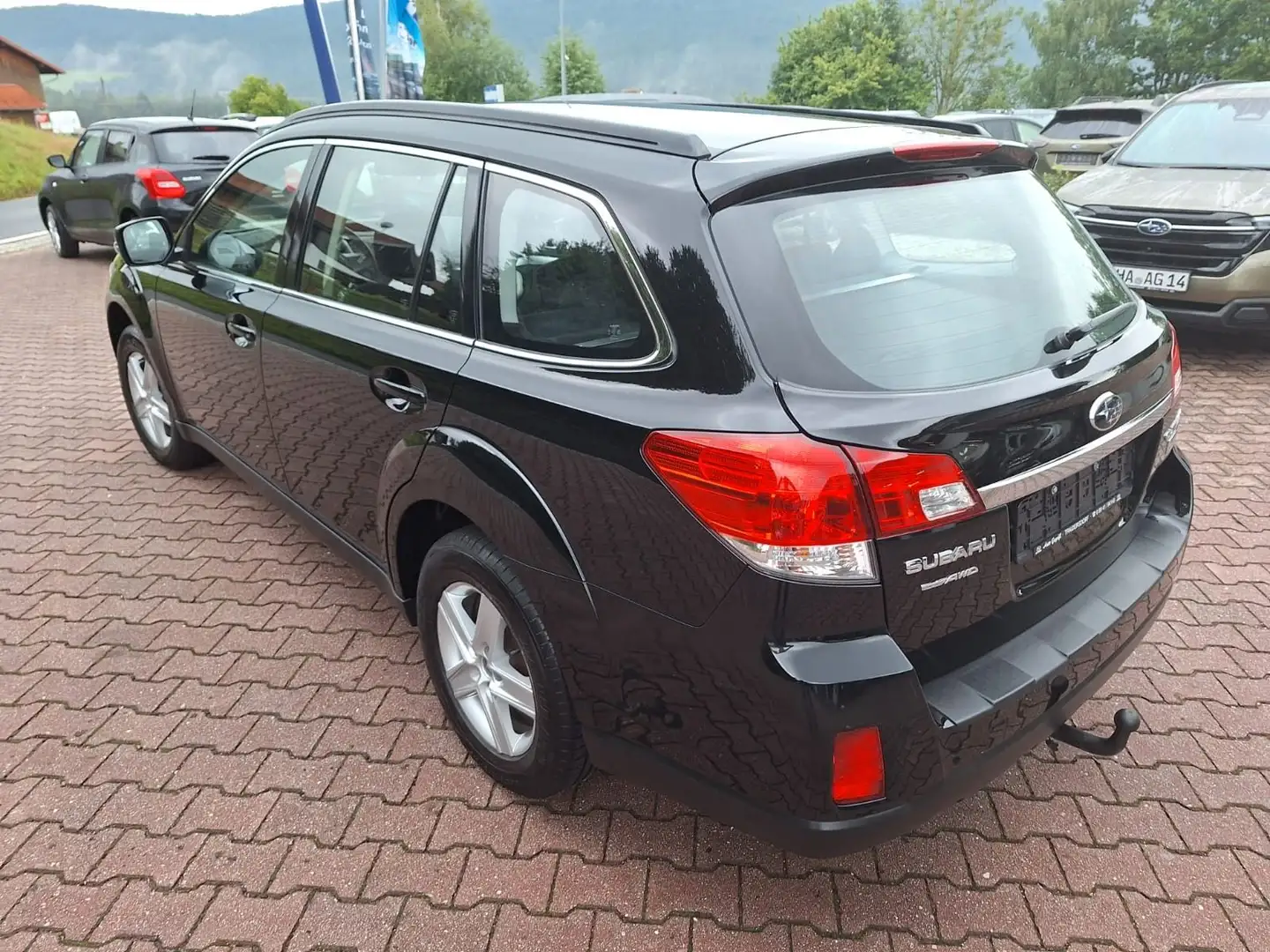 Subaru OUTBACK 2.0D Trend, AHK Negru - 2
