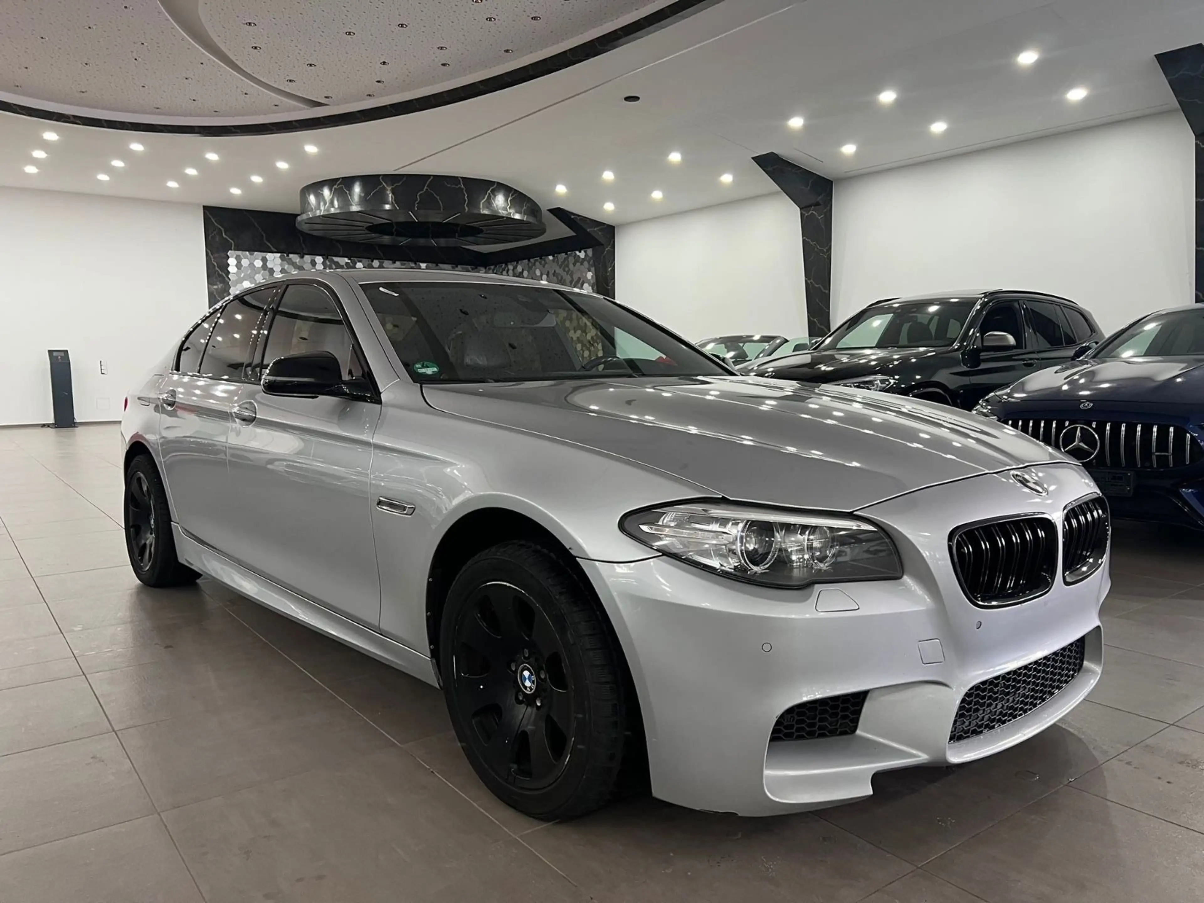 BMW 535 d xDrive |M-Paket|Xenon|Leder|Luxury| — photo 2