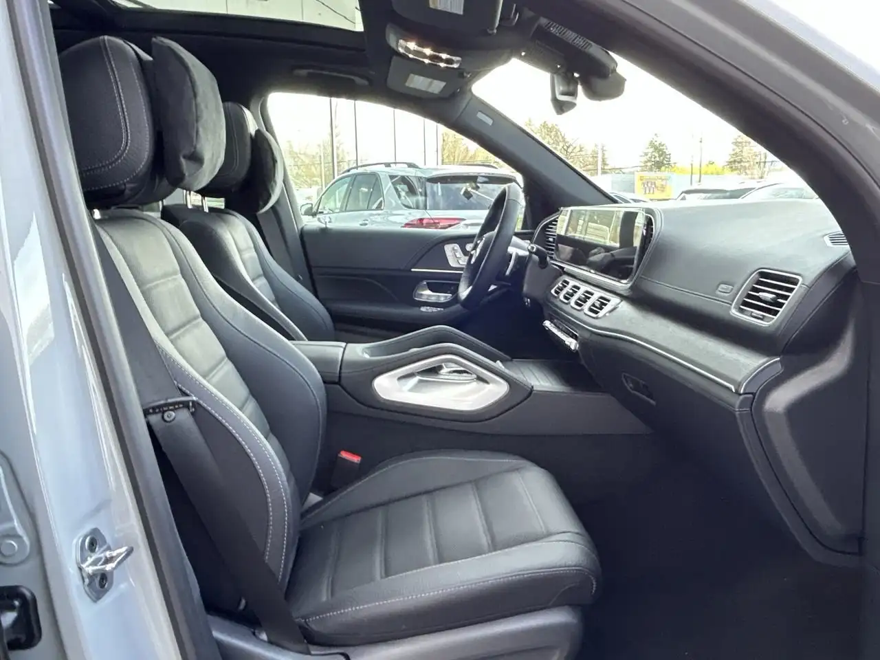 Mercedes-Benz GLS снимка Mercedes-Benz GLS