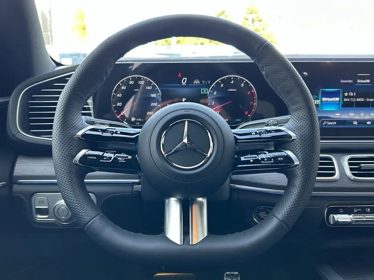 Mercedes-Benz GLS снимка Mercedes-Benz GLS