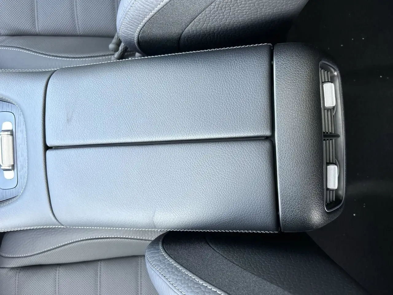 Mercedes-Benz GLS снимка Mercedes-Benz GLS