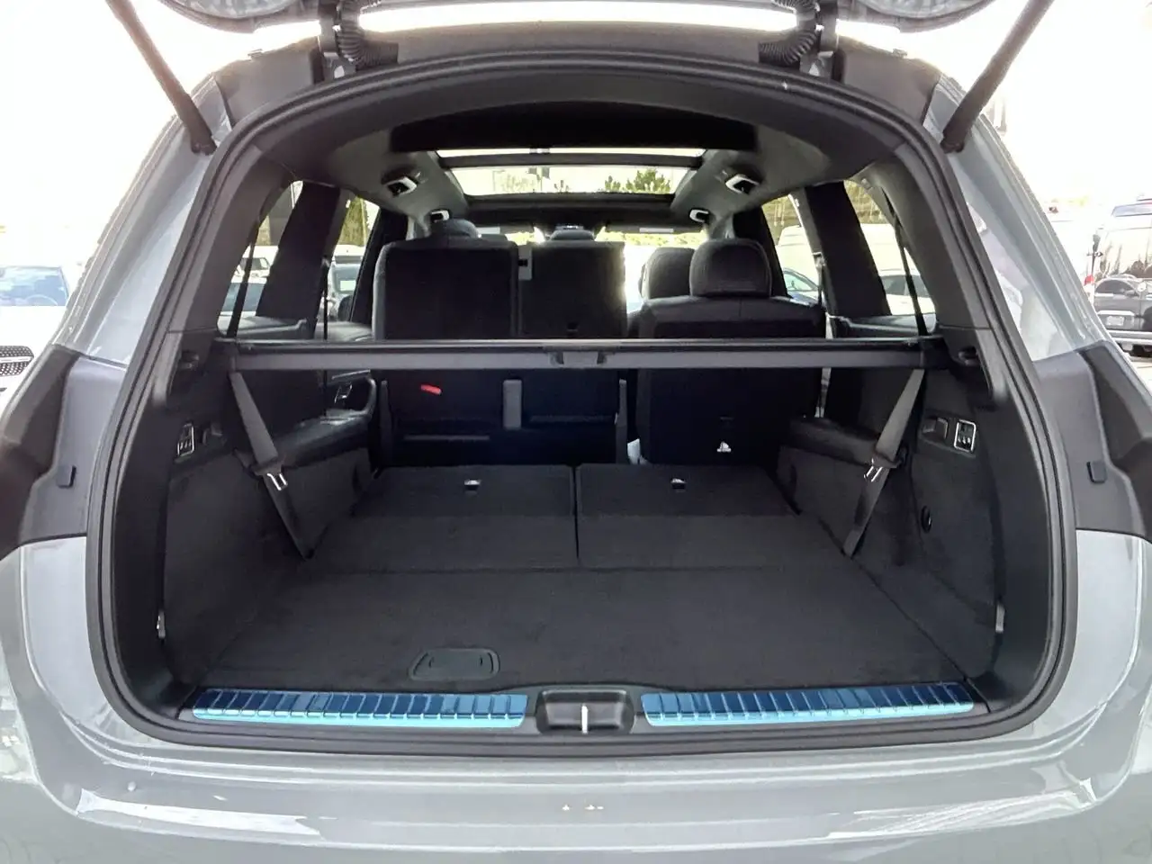 Mercedes-Benz GLS снимка Mercedes-Benz GLS