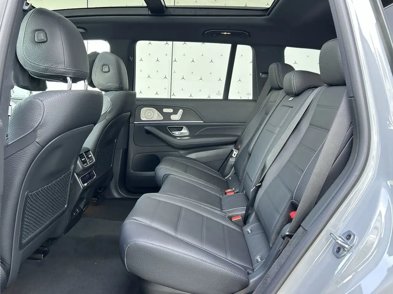 Mercedes-Benz GLS снимка Mercedes-Benz GLS