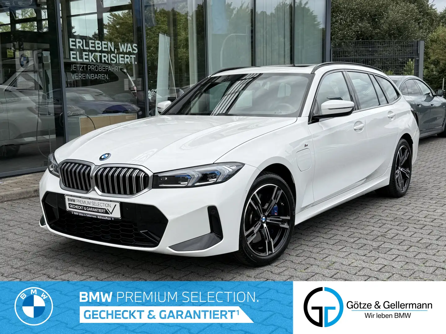 BMW 330 e xDrive Touring M Sport //AHK Pano FACELIFT Weiß - 1