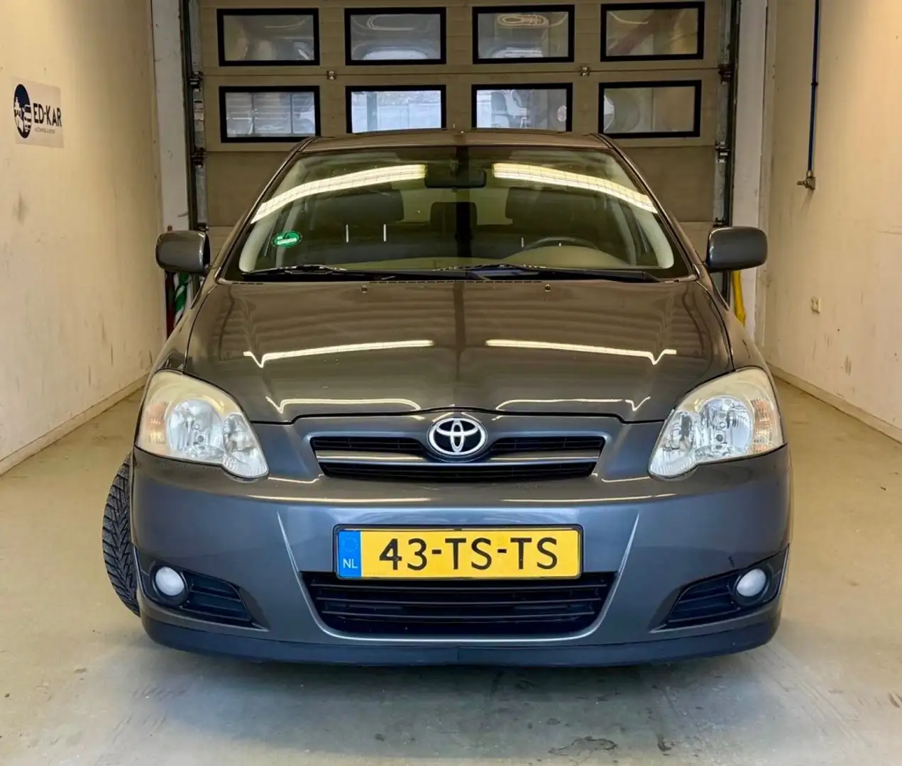 Toyota Corolla 1.6 VVT-i Anniversary 5DRS CLIMA LMV PDC TOP CONDI Grau - 2