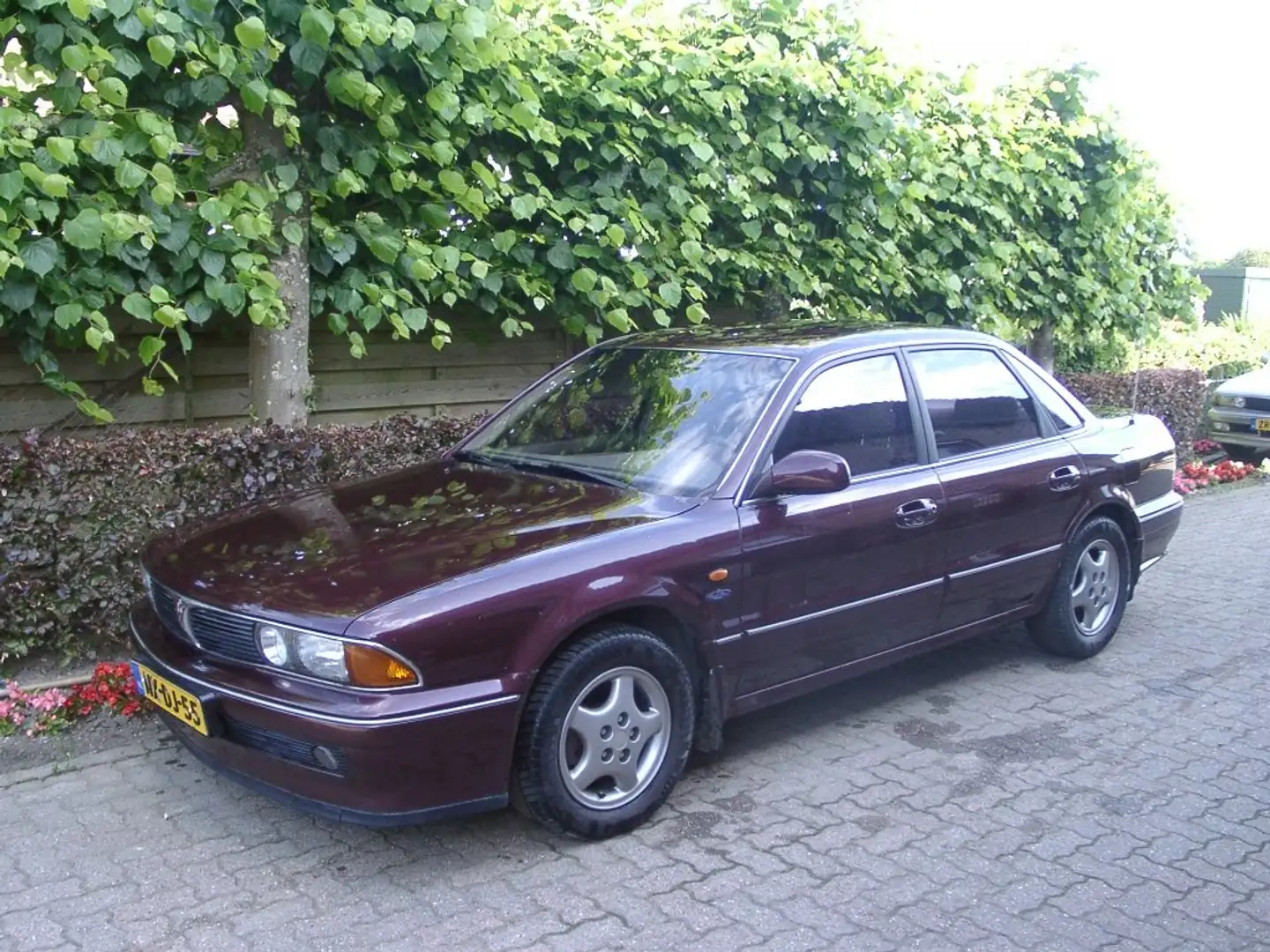 Mitsubishi Sigma Sigma 3.0 V6 EXE Rood - 2