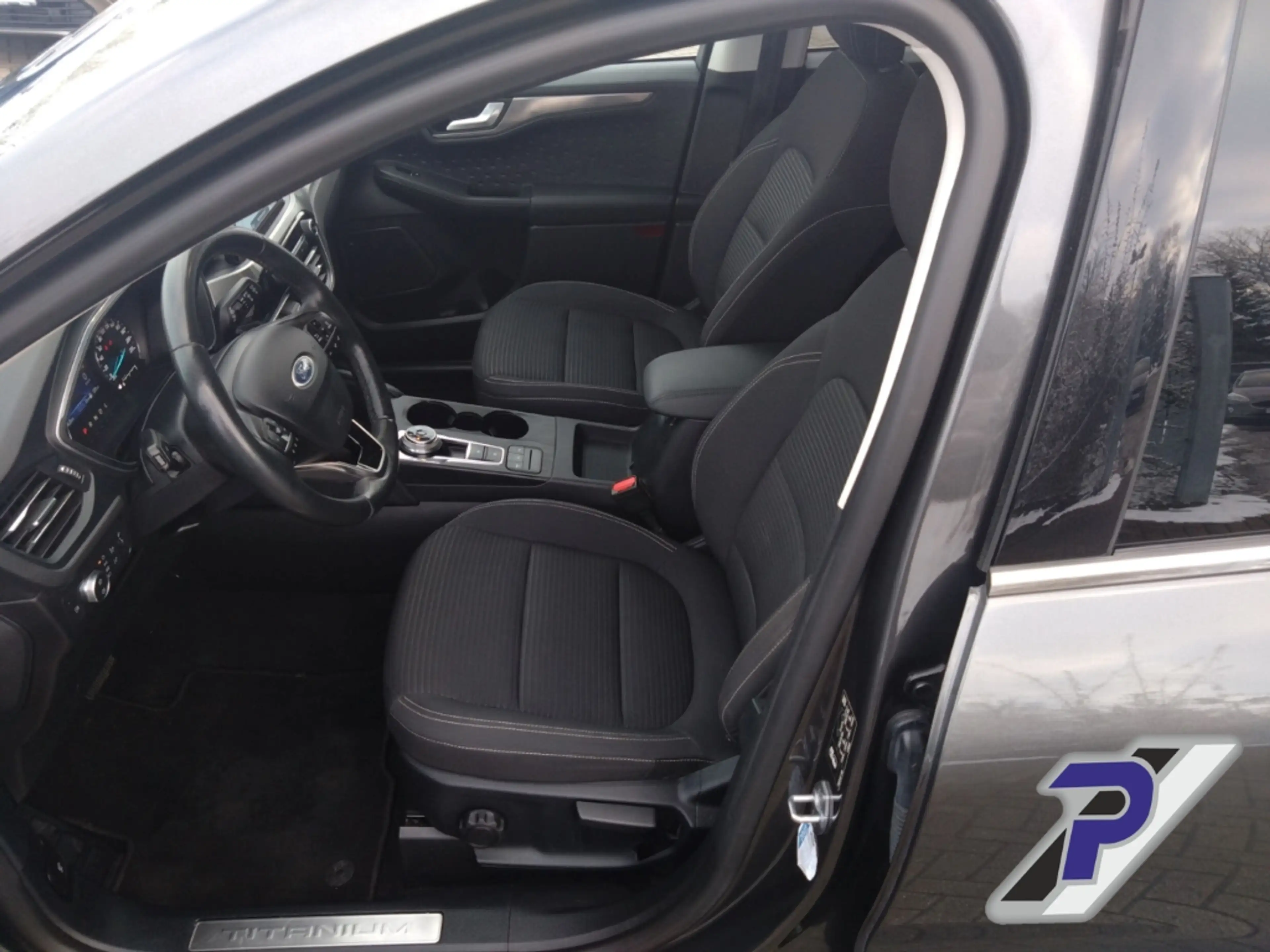 Ford Kuga PHEV Titanium NAVI+KEYFREE+WINTER-PAKET — photo 12