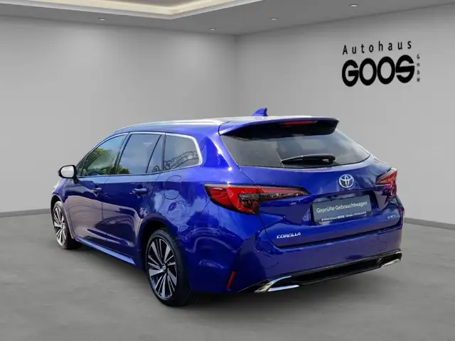 Toyota Corolla view 3