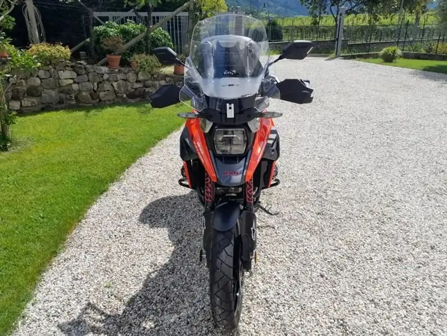 Suzuki V-Strom 1050 Arancione - 1