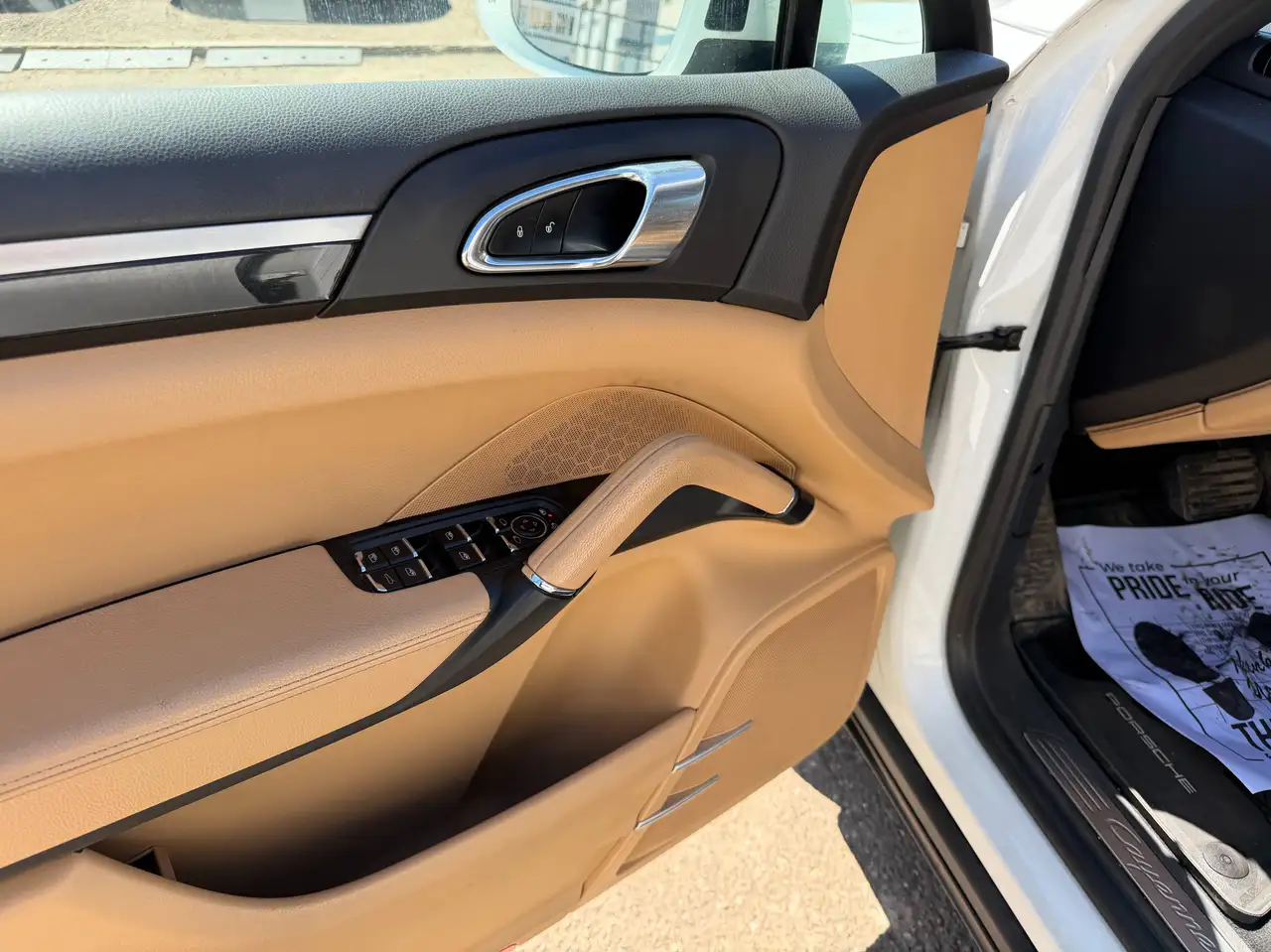 Porsche Cayenne снимка Porsche Cayenne