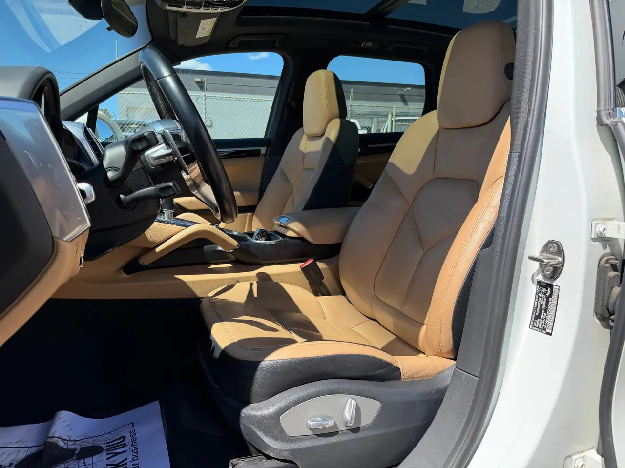 Porsche Cayenne снимка Porsche Cayenne