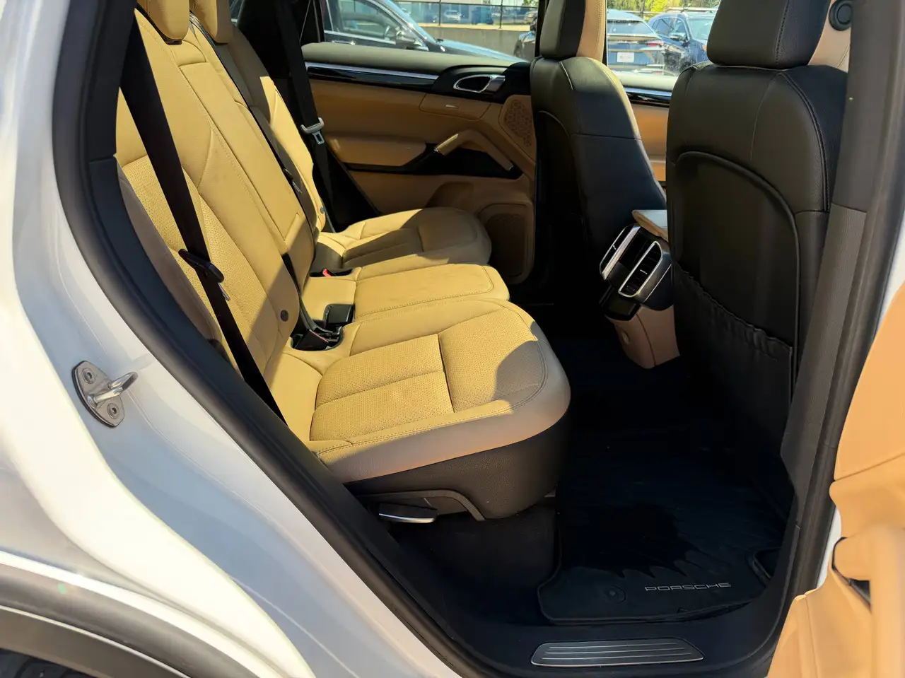 Porsche Cayenne снимка Porsche Cayenne