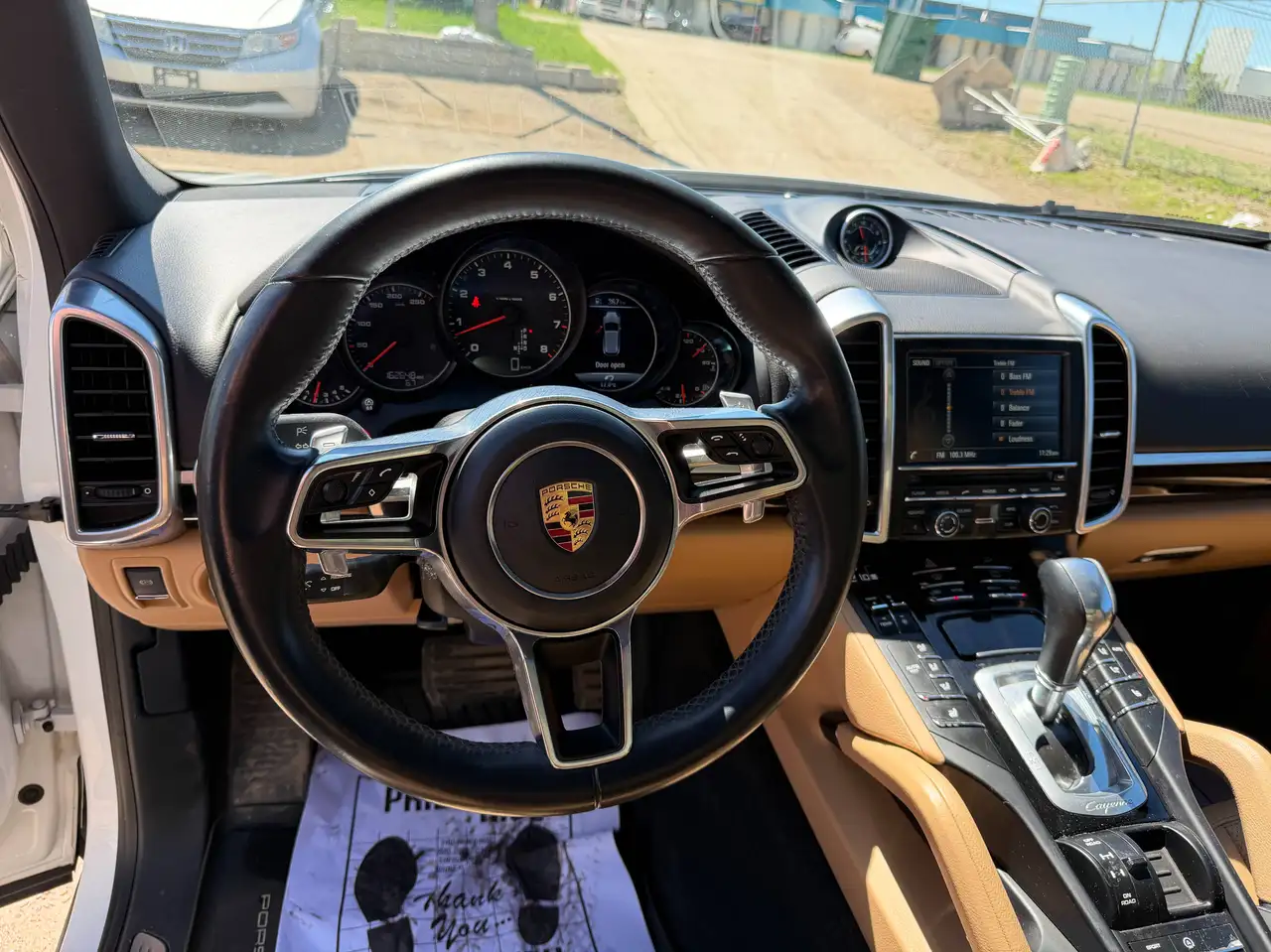 Porsche Cayenne снимка Porsche Cayenne