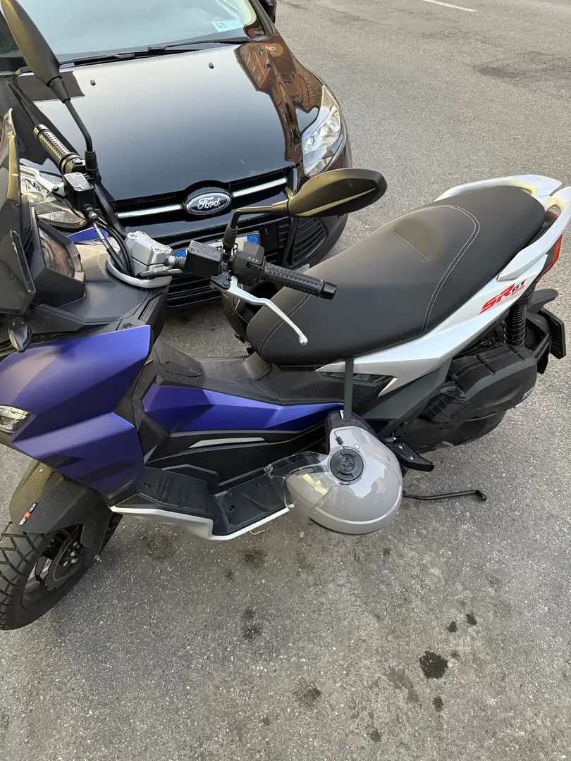 Aprilia SR GT 125 - 2
