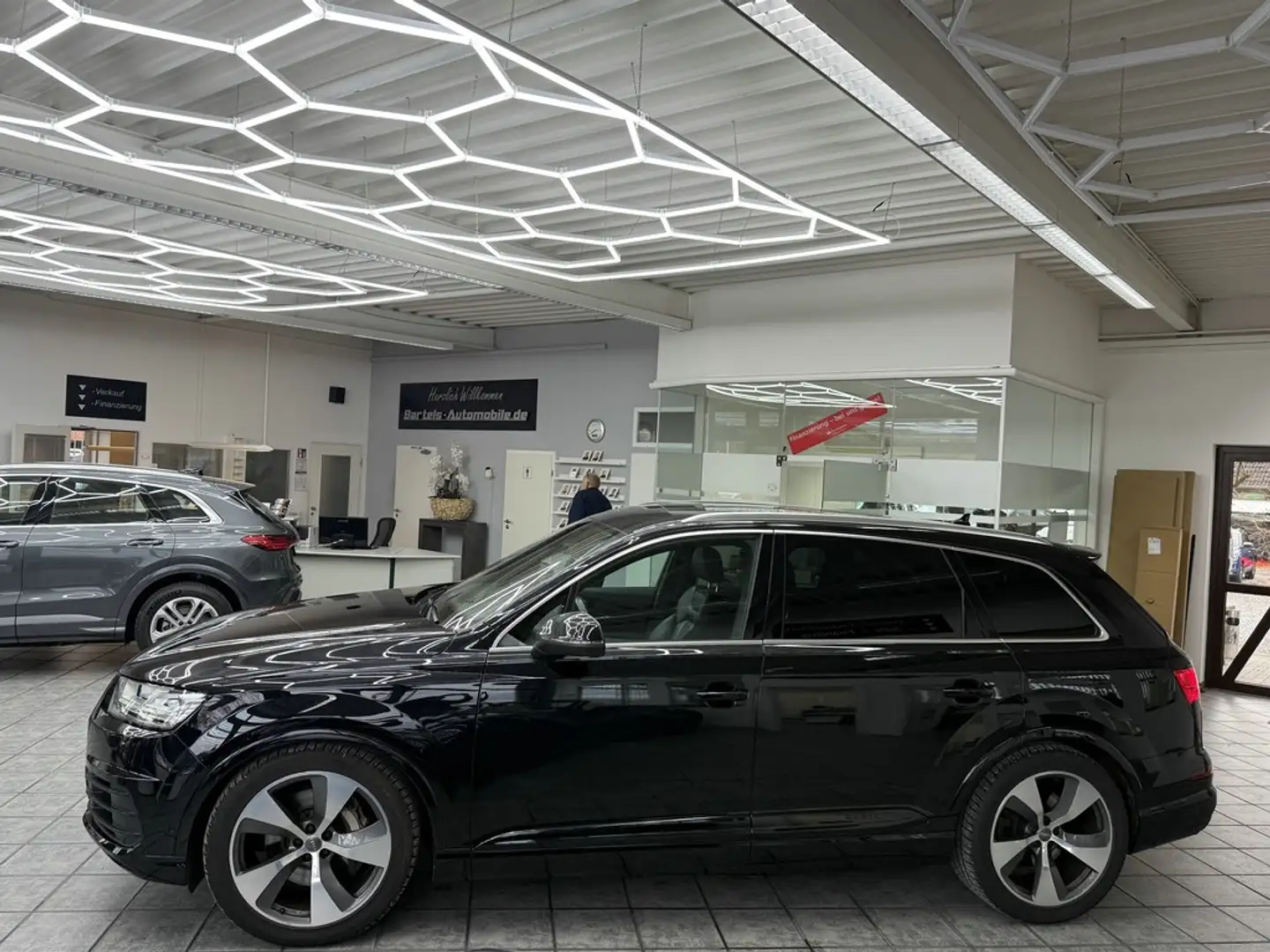 Audi Q7 3.0 TDI quattro S-Line, 7-Sitzer, LED, Leder Schwarz - 2