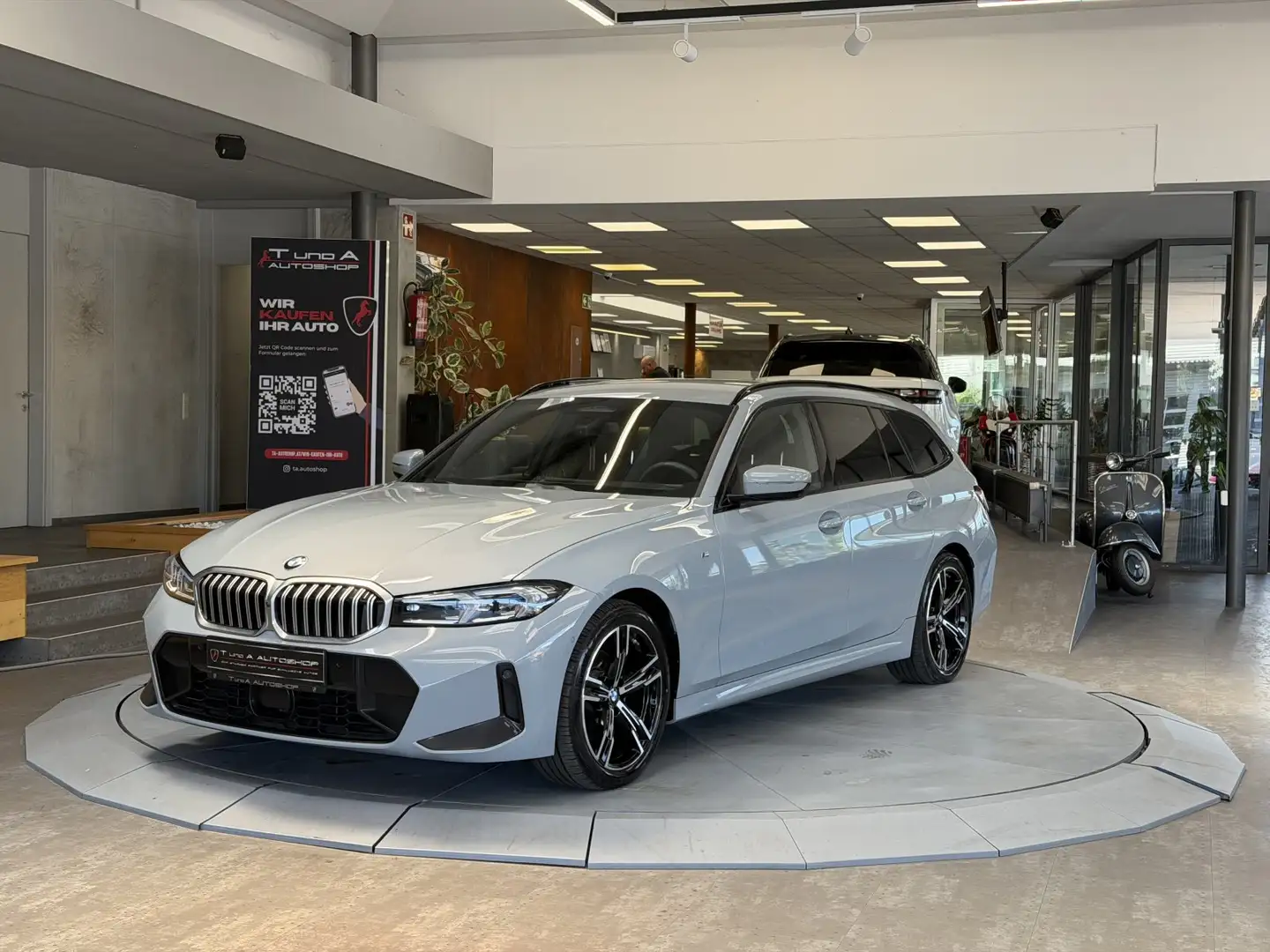 BMW 320 d xDrive M Sport *18Zoll*Carplay*360*Ambiente Grau - 1