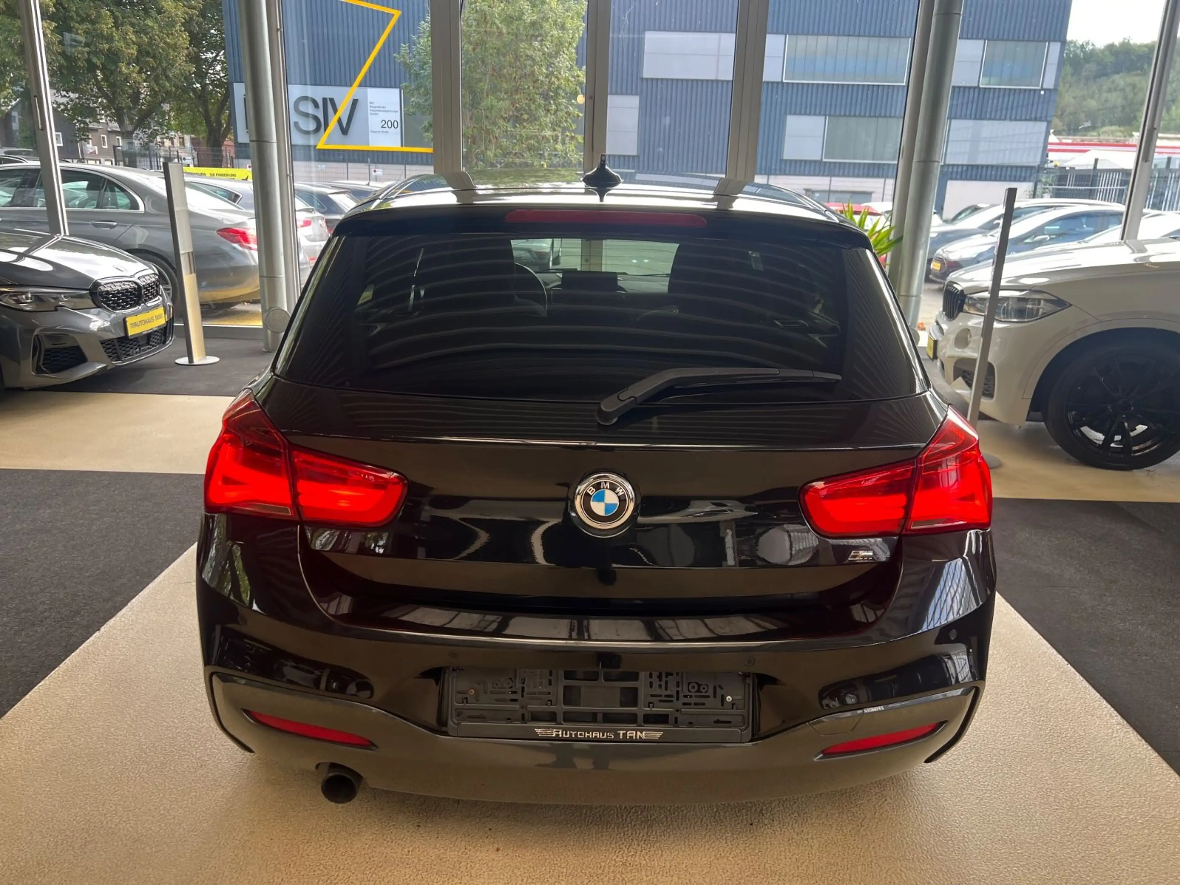 BMW 120 i M Sport Paket  * NAVI * SITZHEIZUNG * — photo 6