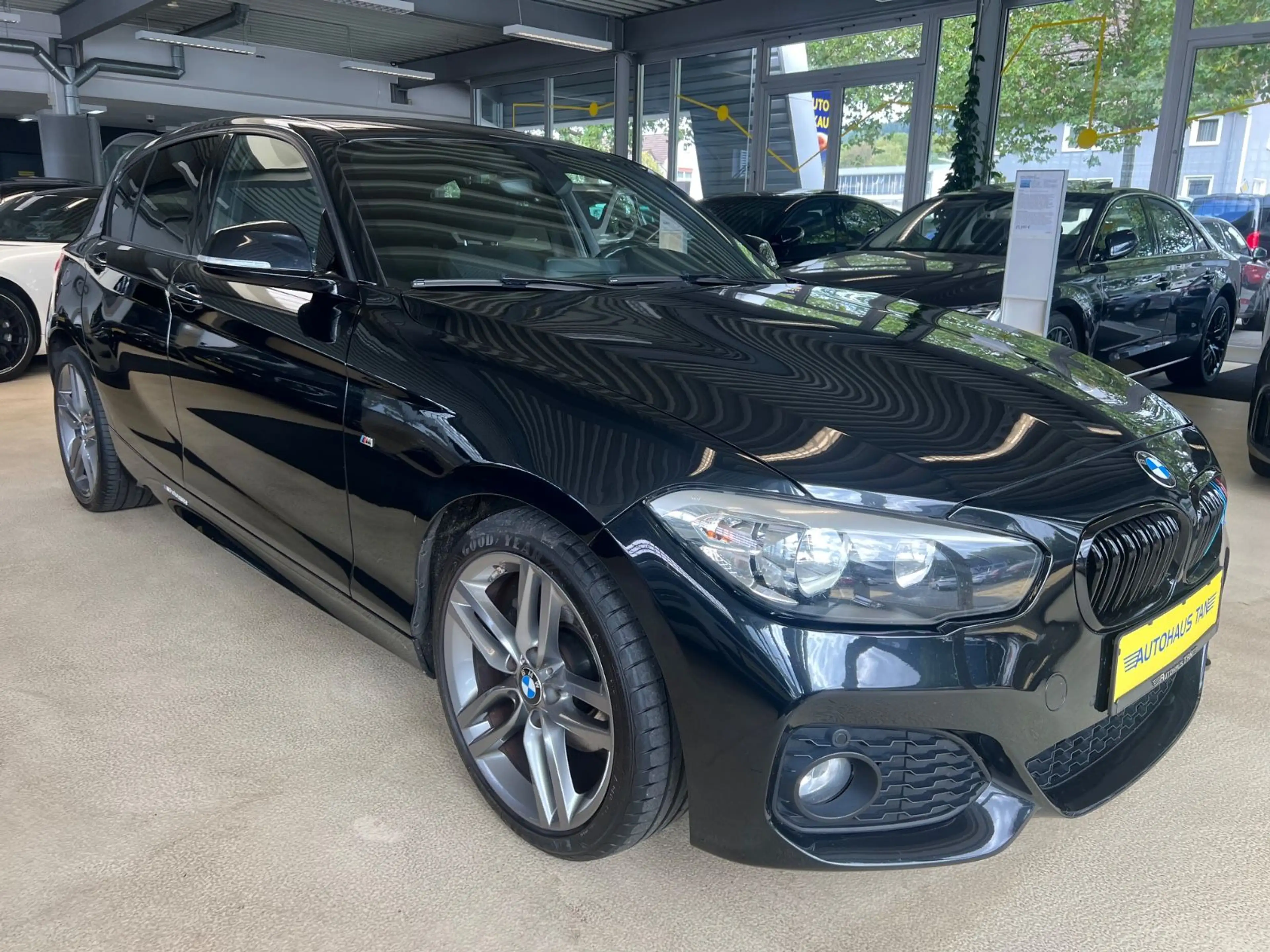 BMW 120 i M Sport Paket  * NAVI * SITZHEIZUNG * — photo 3