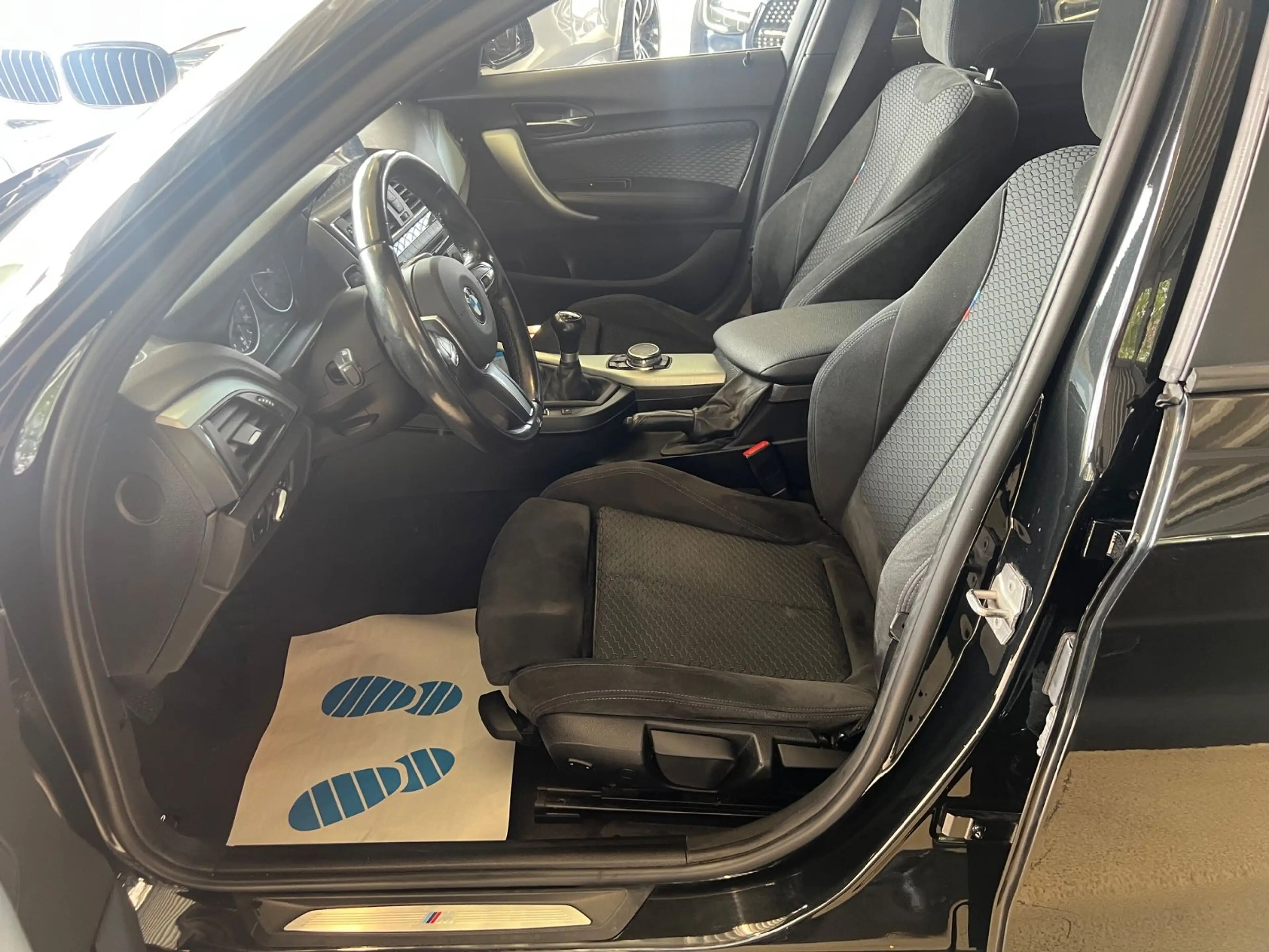 BMW 120 i M Sport Paket  * NAVI * SITZHEIZUNG * — photo 10