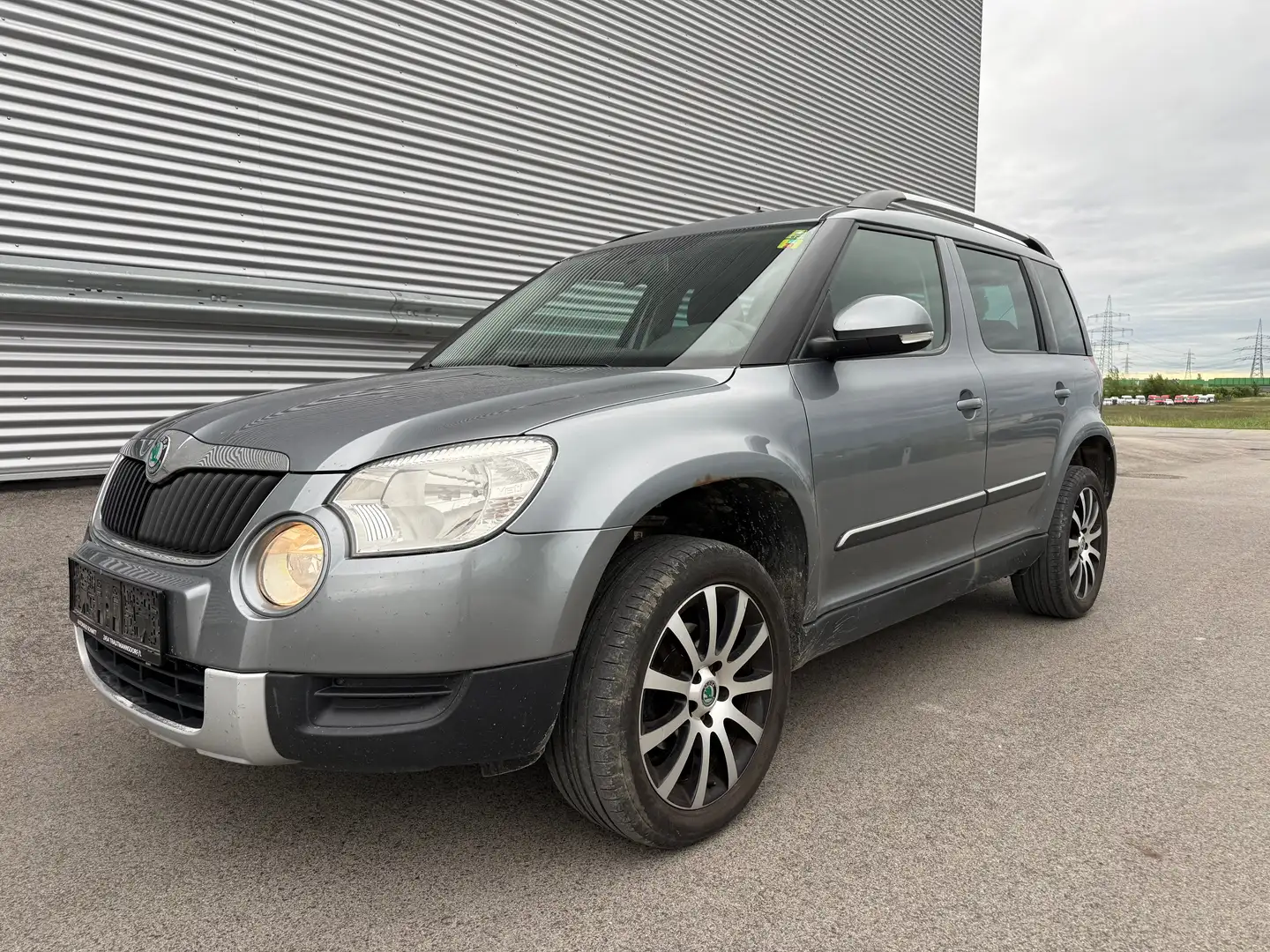 Skoda Yeti Twenty Ambition 1,2 TSI ID:103 Grau - 2