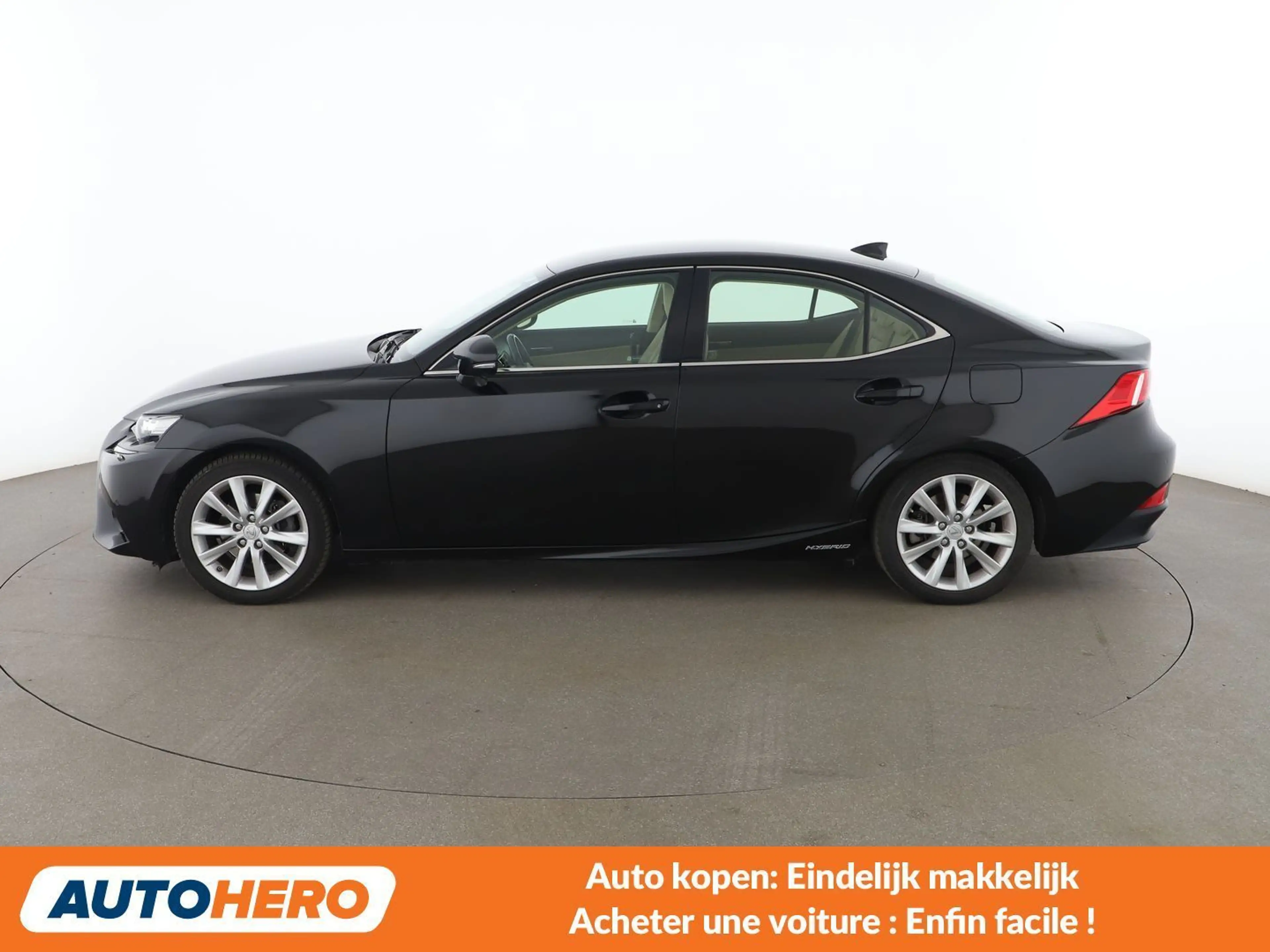 Lexus IS 300 IS 300h — photo 3