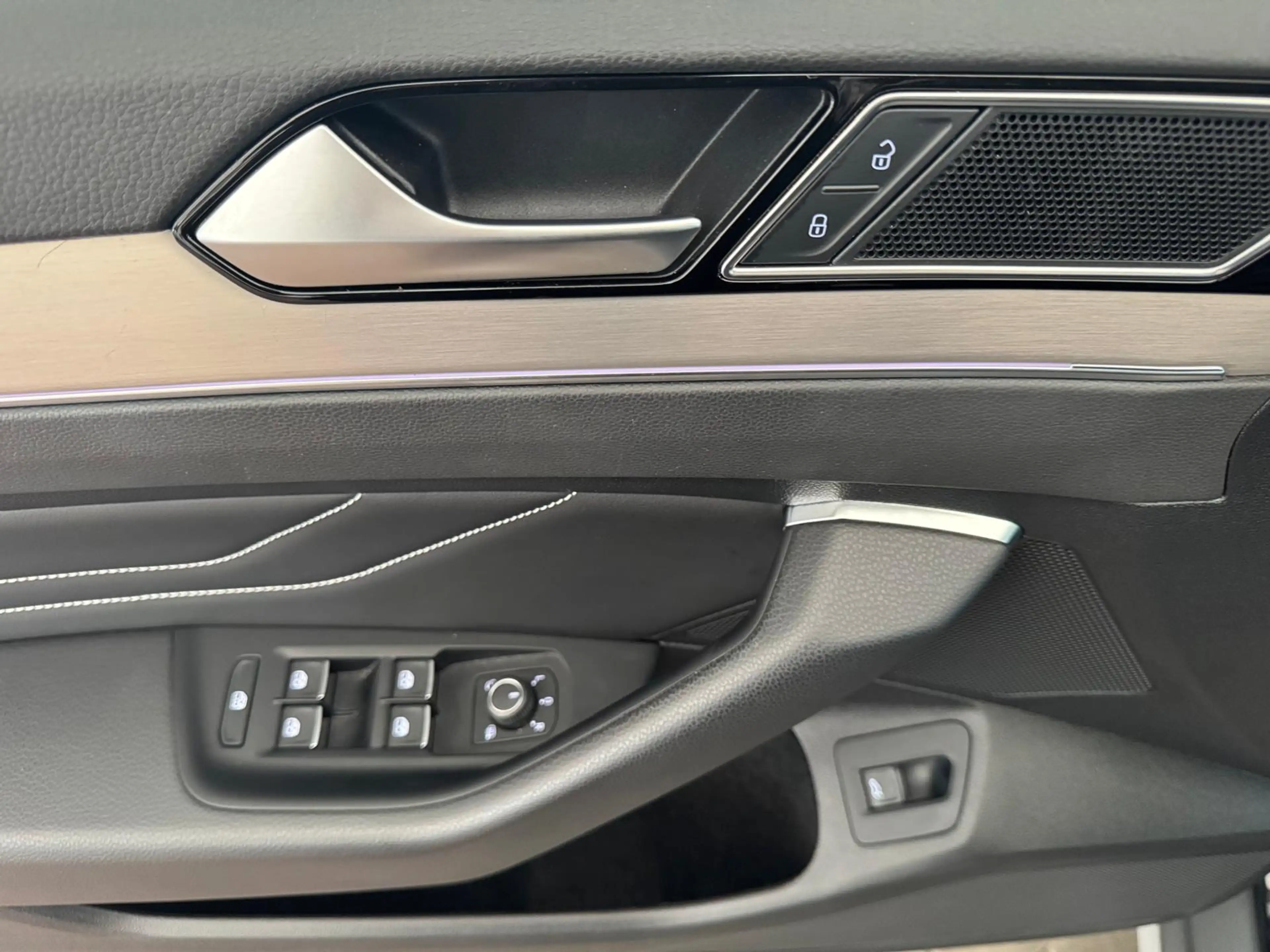 Volkswagen Passat ALLTRACK 2.0TDI 4M DSG+PANO+STHZ+HUD+360°KAMERA... — photo 8