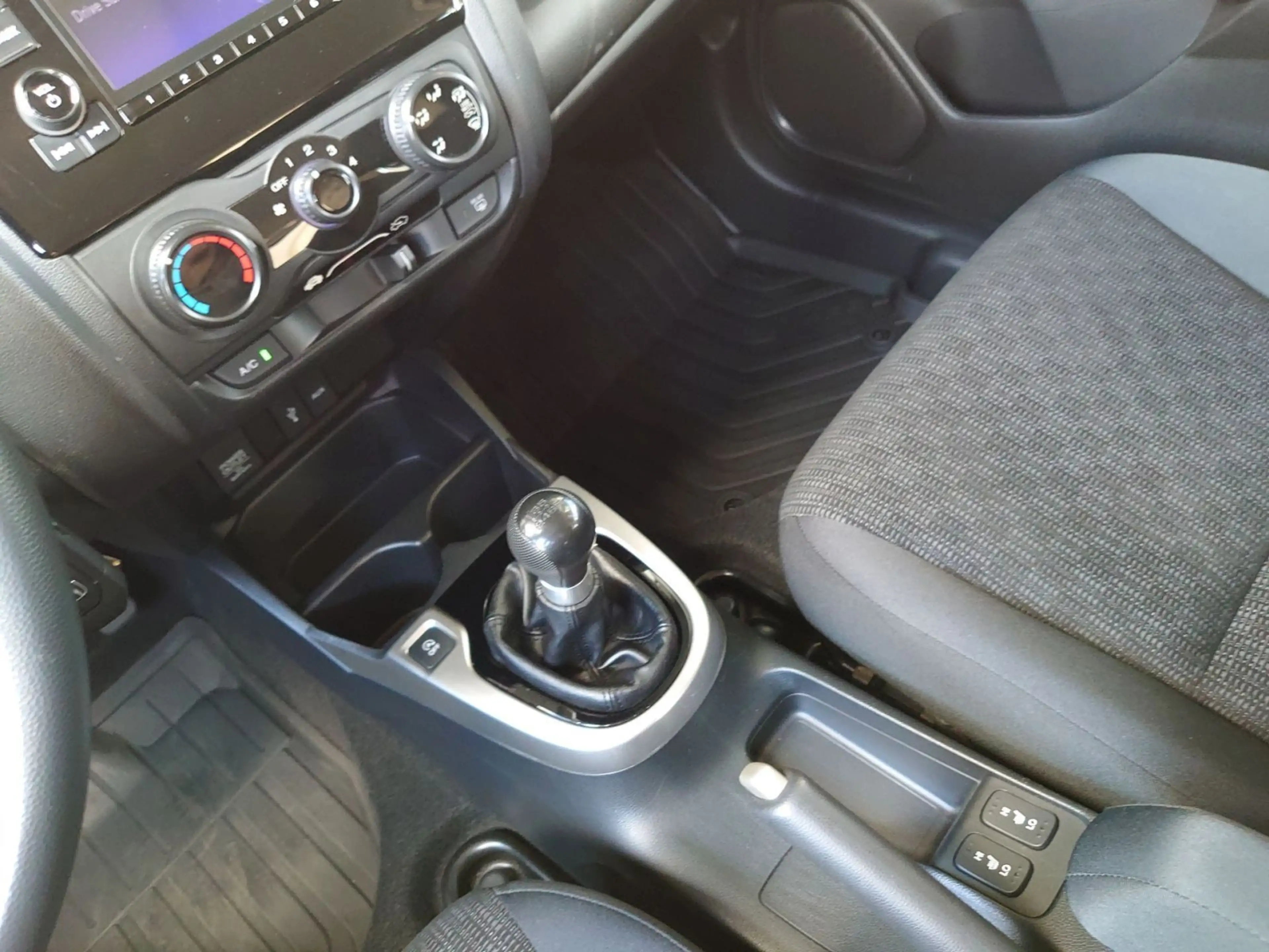 Honda Jazz 1,3 Trend / Ganzjahresreifen — photo 10