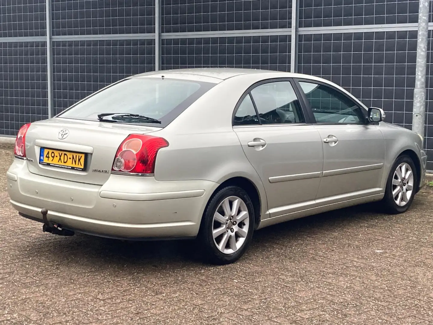 Toyota Avensis 2.0 VVTi Luna Grijs - 2